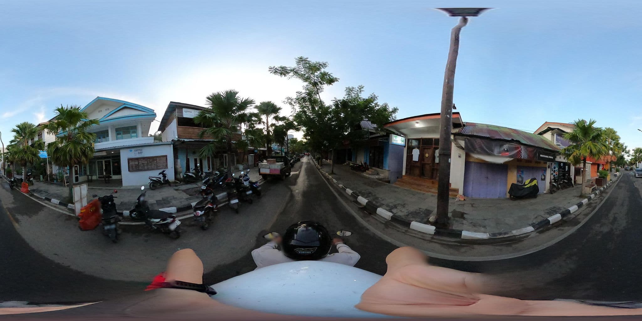 Street view near Komodo Indah, Labuan Bajo — © rgtm_ryuiki (CC BY-SA · Mapillary)