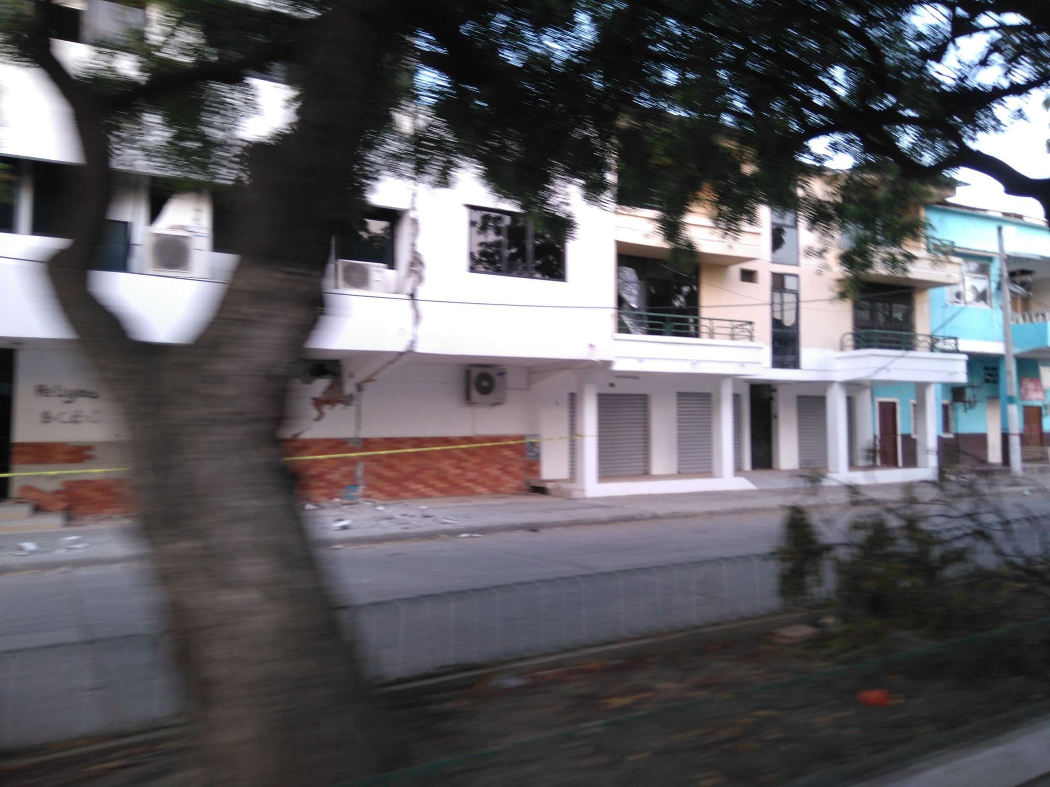 Street view near Hotel Buenavista Place, Bahía de Caráquez — © daniballari (CC BY-SA · Mapillary)