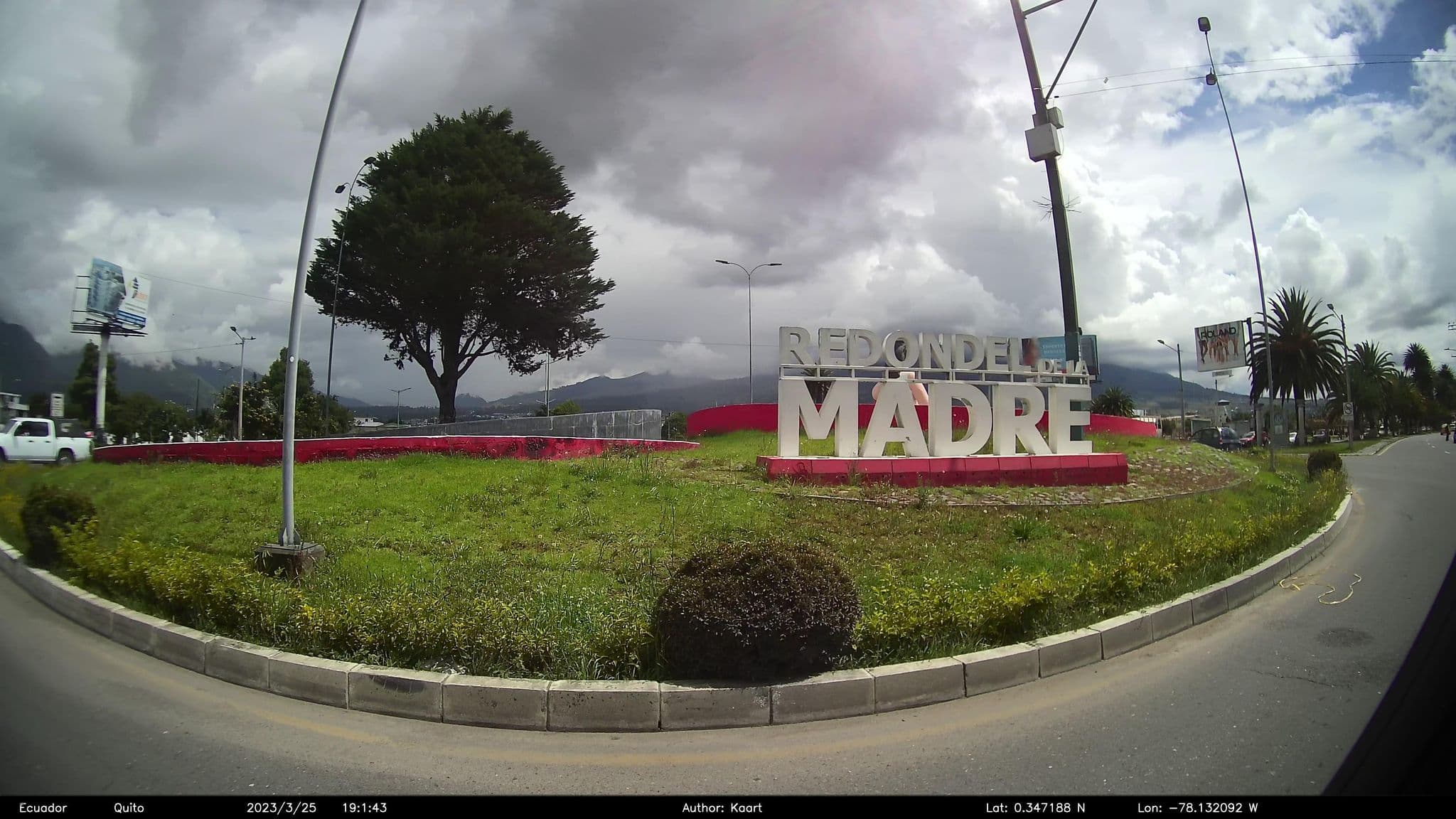 Street view near Hotel, Ibarra — © kaart_2 (CC BY-SA · Mapillary)