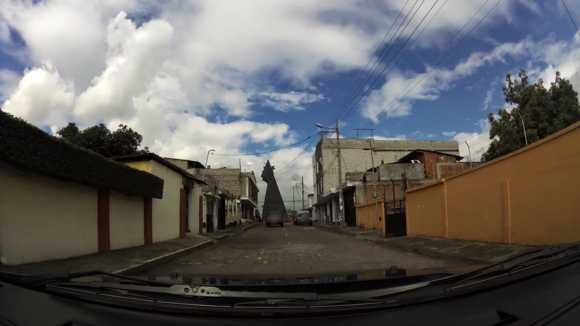 Street view near Hotel del River, Monumento, Sangolquí — © kaartcam (CC BY-SA · Mapillary)