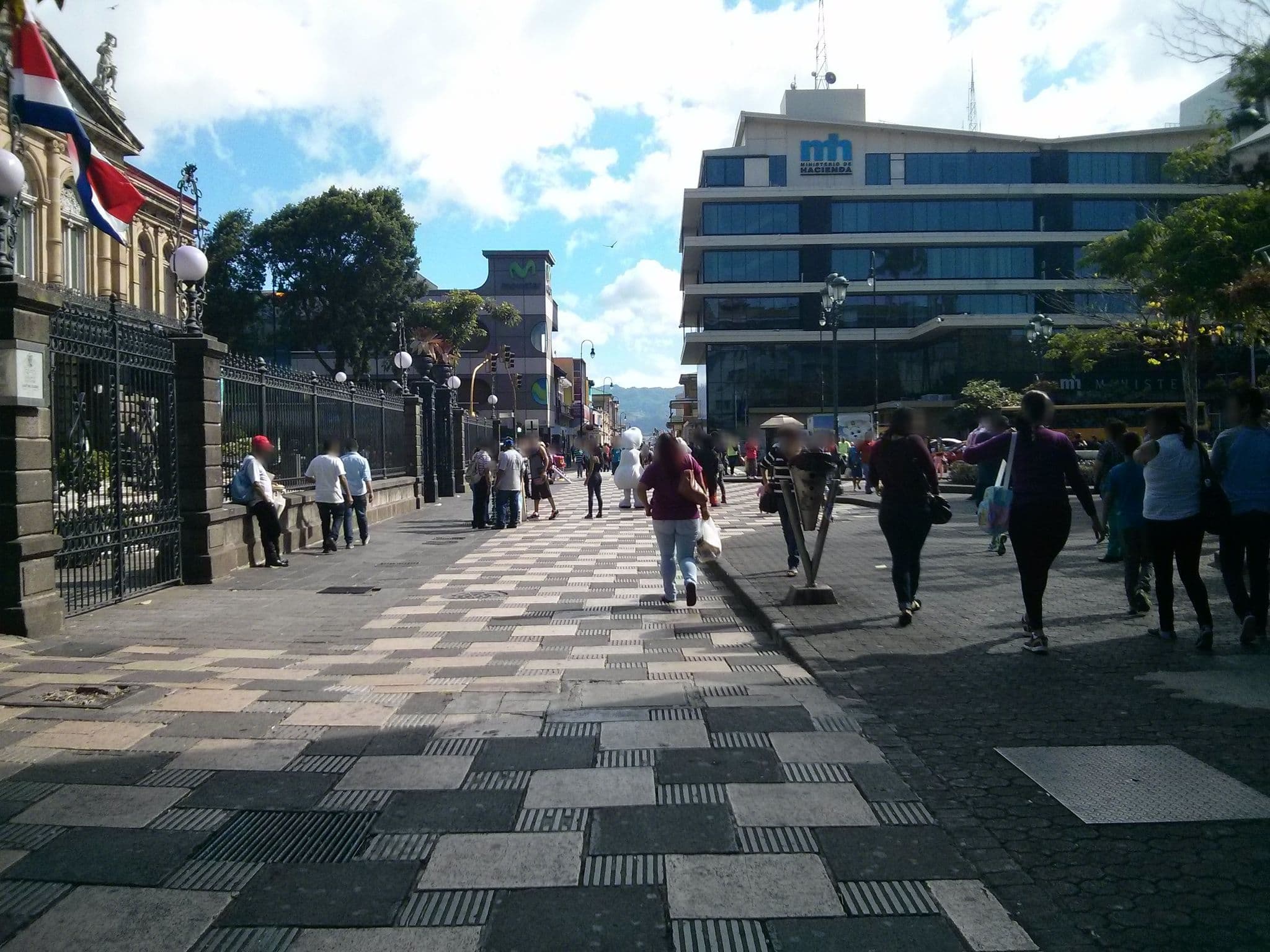 Street view near Gran Hotel Curio de Hilton, San José — © allanesqui (CC BY-SA · Mapillary)