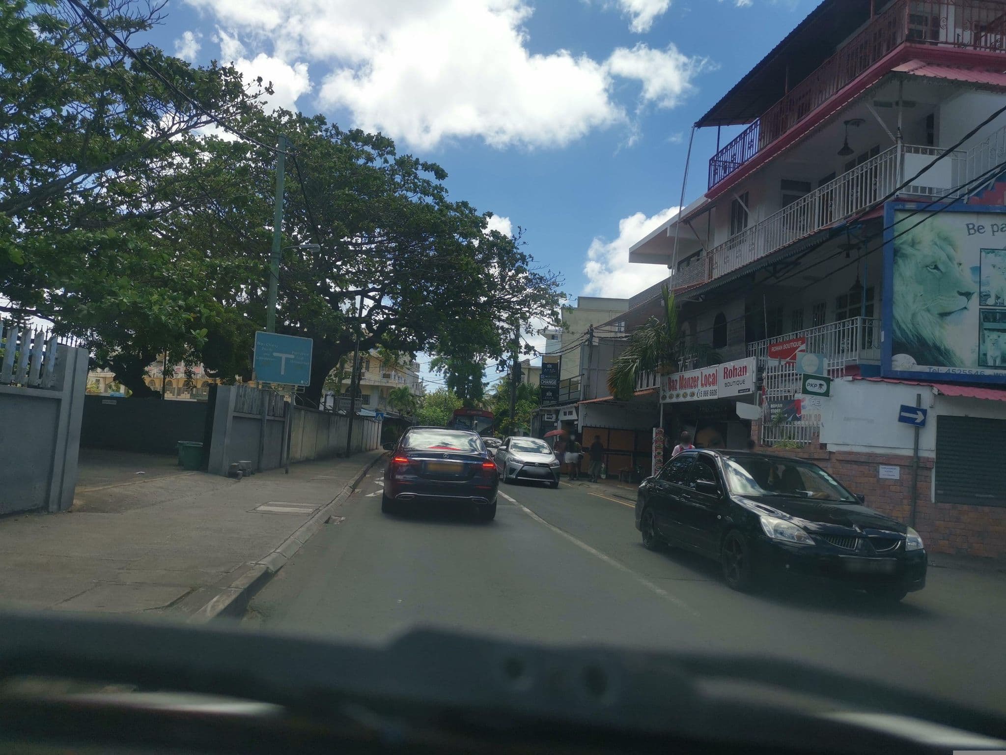 Street view near Monalysa Holidays Bungalows, Grand Baie — © armandr (CC BY-SA · Mapillary)