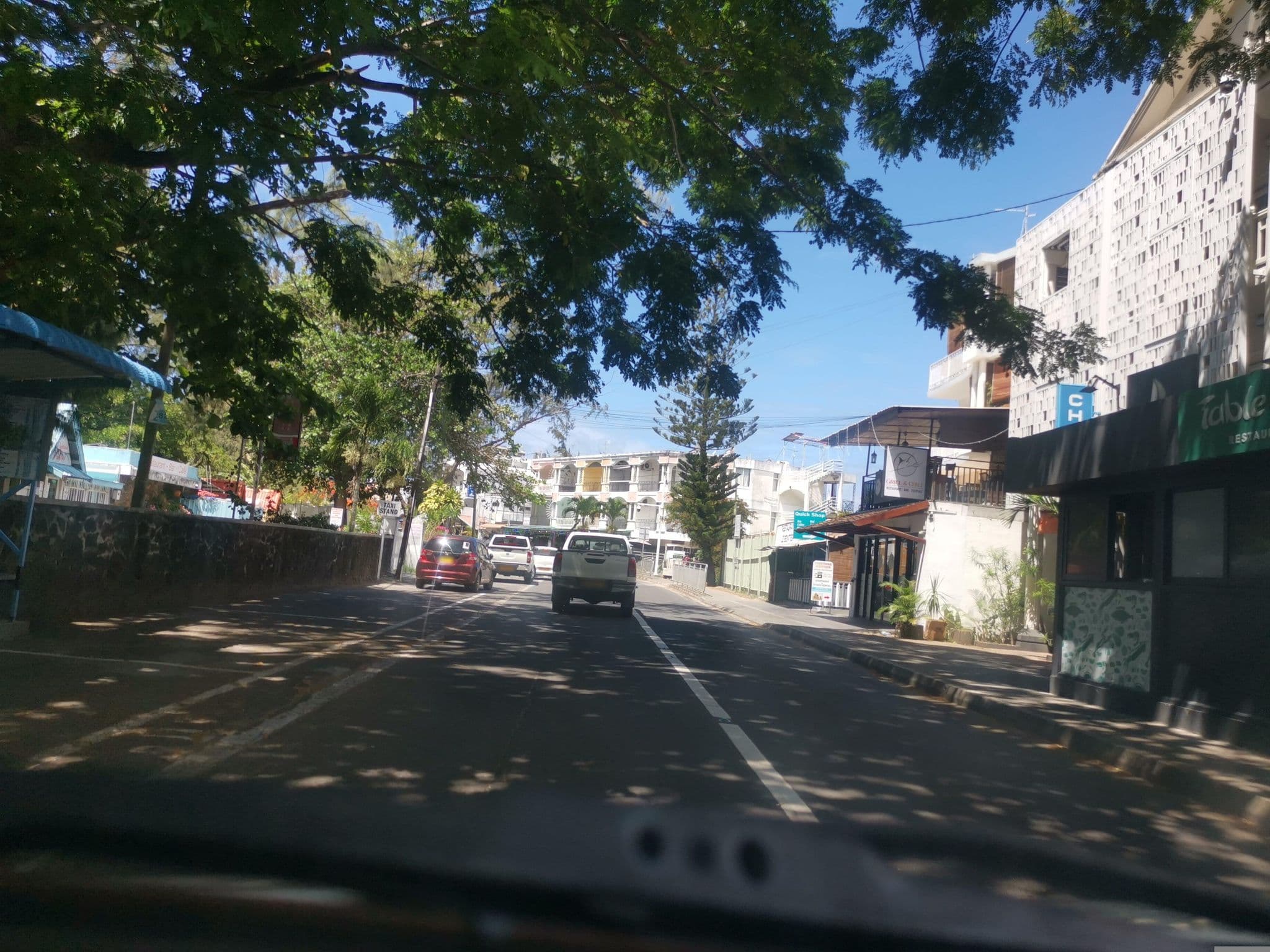 Street view near Pereybere Hotel & Spa, Péreybère — © armandr (CC BY-SA · Mapillary)