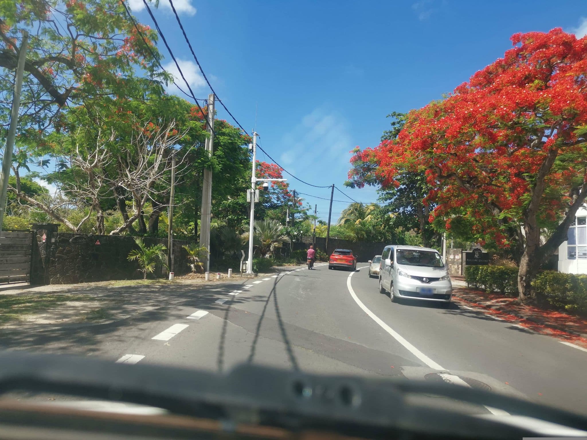 Street view near Ventura Hotel, Péreybère — © armandr (CC BY-SA · Mapillary)