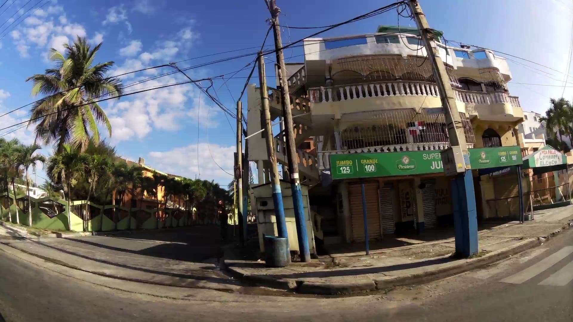 Street view near B&M Setup Hotels, Santo Domingo Este — © kaartcam (CC BY-SA · Mapillary)