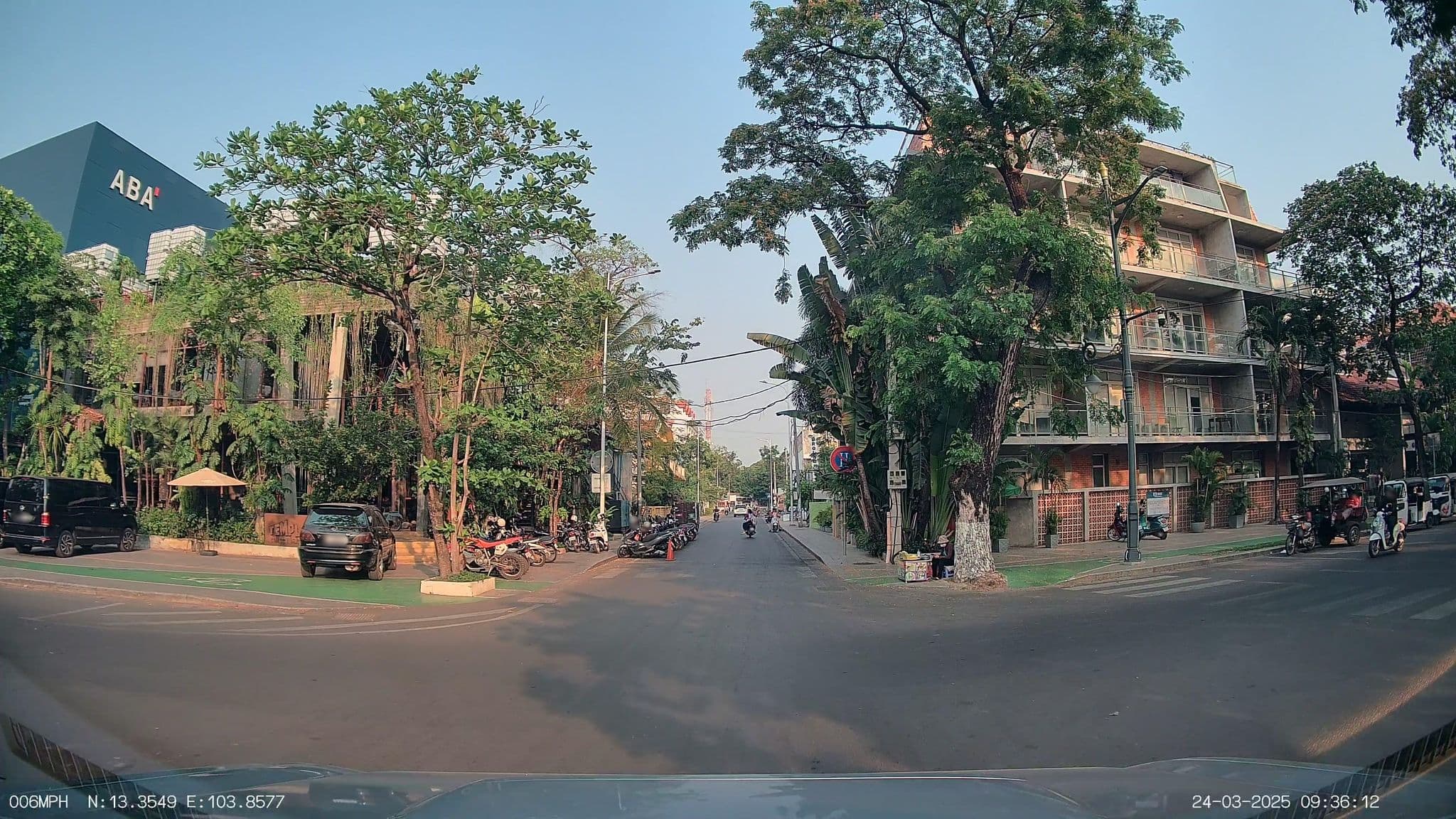 Street view near Dusit Hotel Siem Reap, Siem Reap — © ThailandCambodia (CC BY-SA · Mapillary)