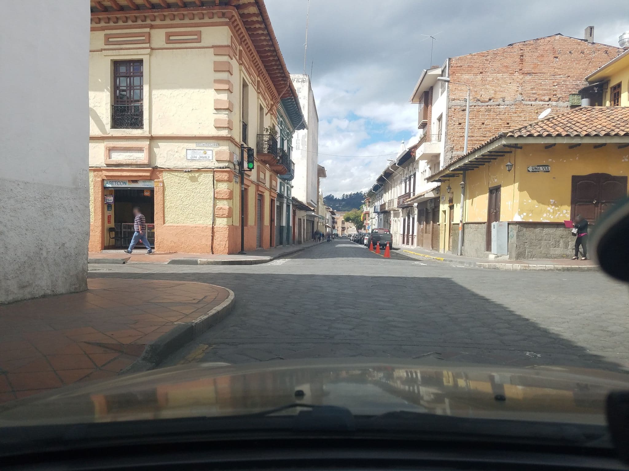 Street view near Wild Incas Cuenca, Cuenca — © frucoec (CC BY-SA · Mapillary)