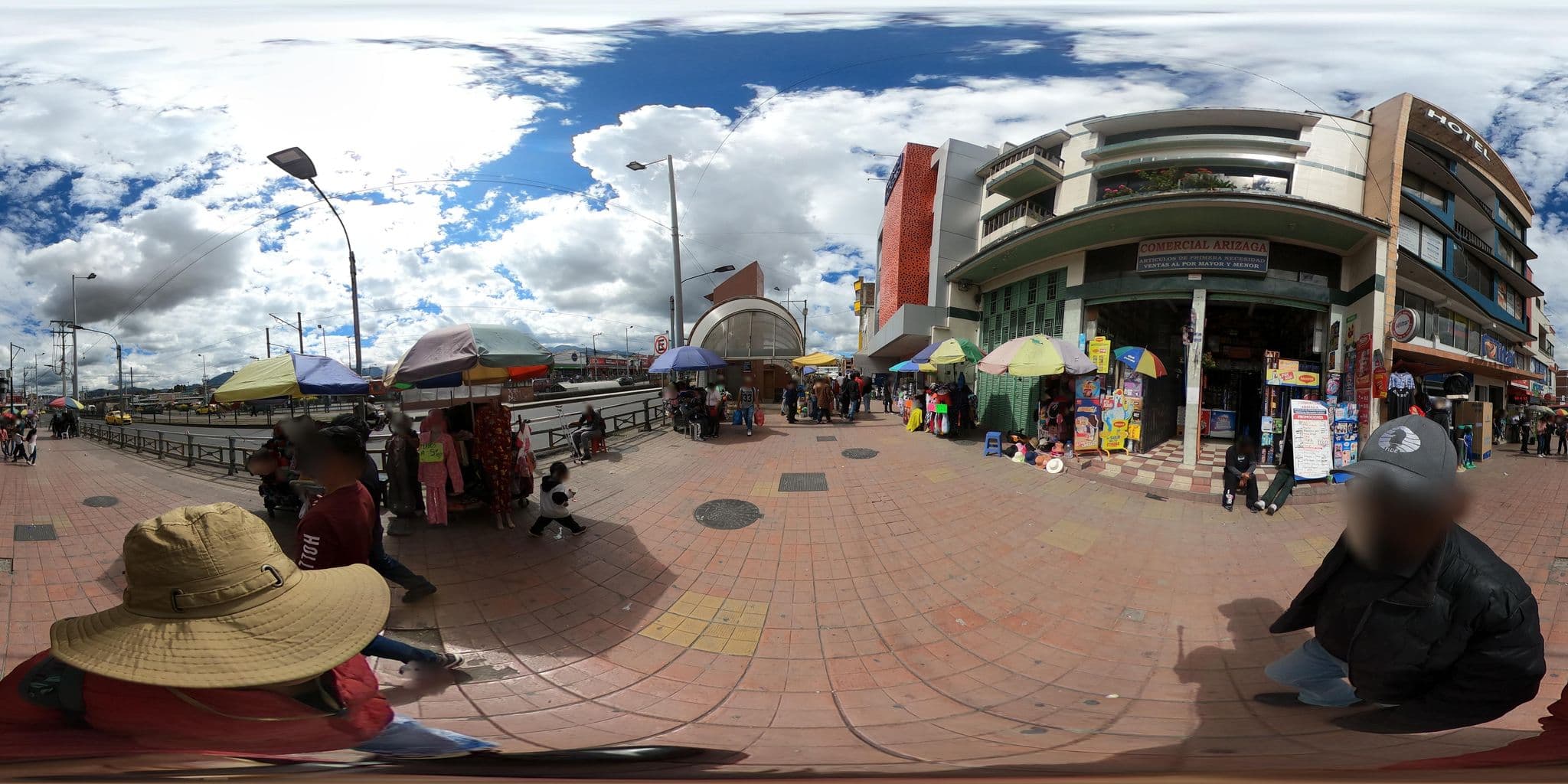Street view near Hotel Cisne, Cuenca — © camcam23 (CC BY-SA · Mapillary)