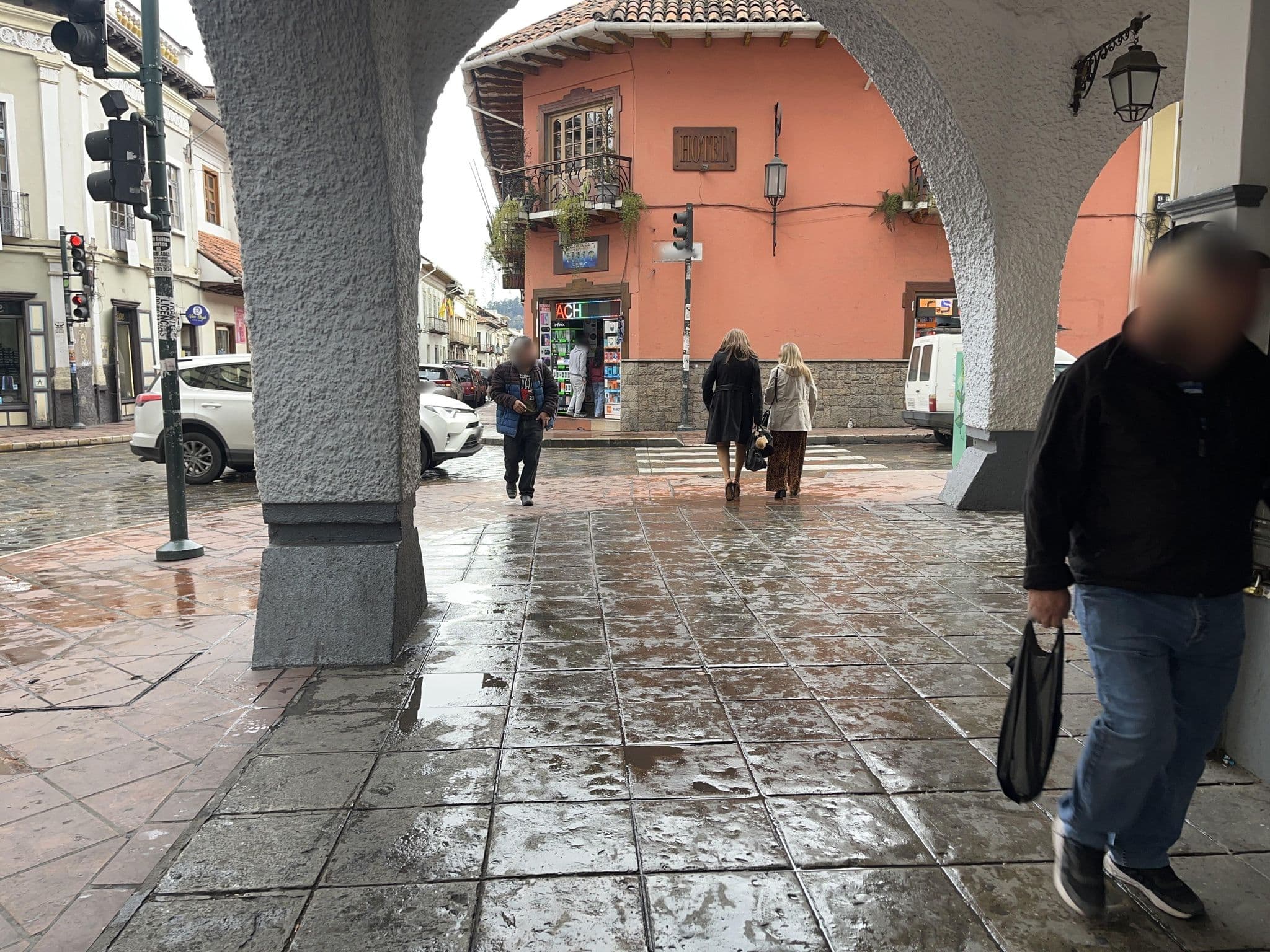 Street view near suites y spa Santa Ana, Cuenca — © JuliEstevez (CC BY-SA · Mapillary)