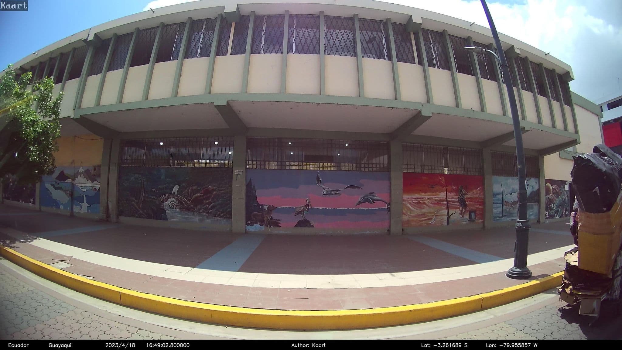 Street view near Hotel Avenida, Machala — © kaart_2 (CC BY-SA · Mapillary)