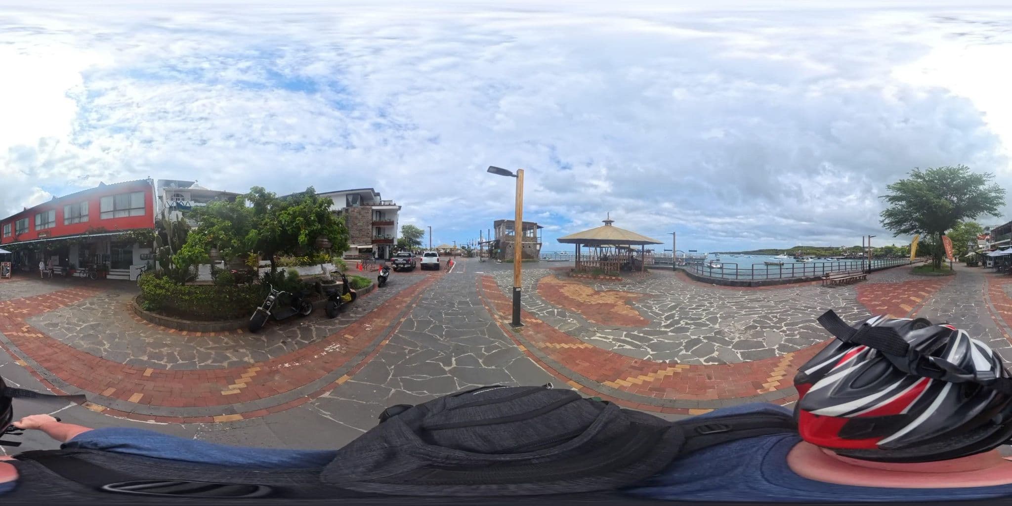 Street view near Hotel & Restaurante Miconia, Puerto Baquerizo Moreno — © niallain (CC BY-SA · Mapillary)