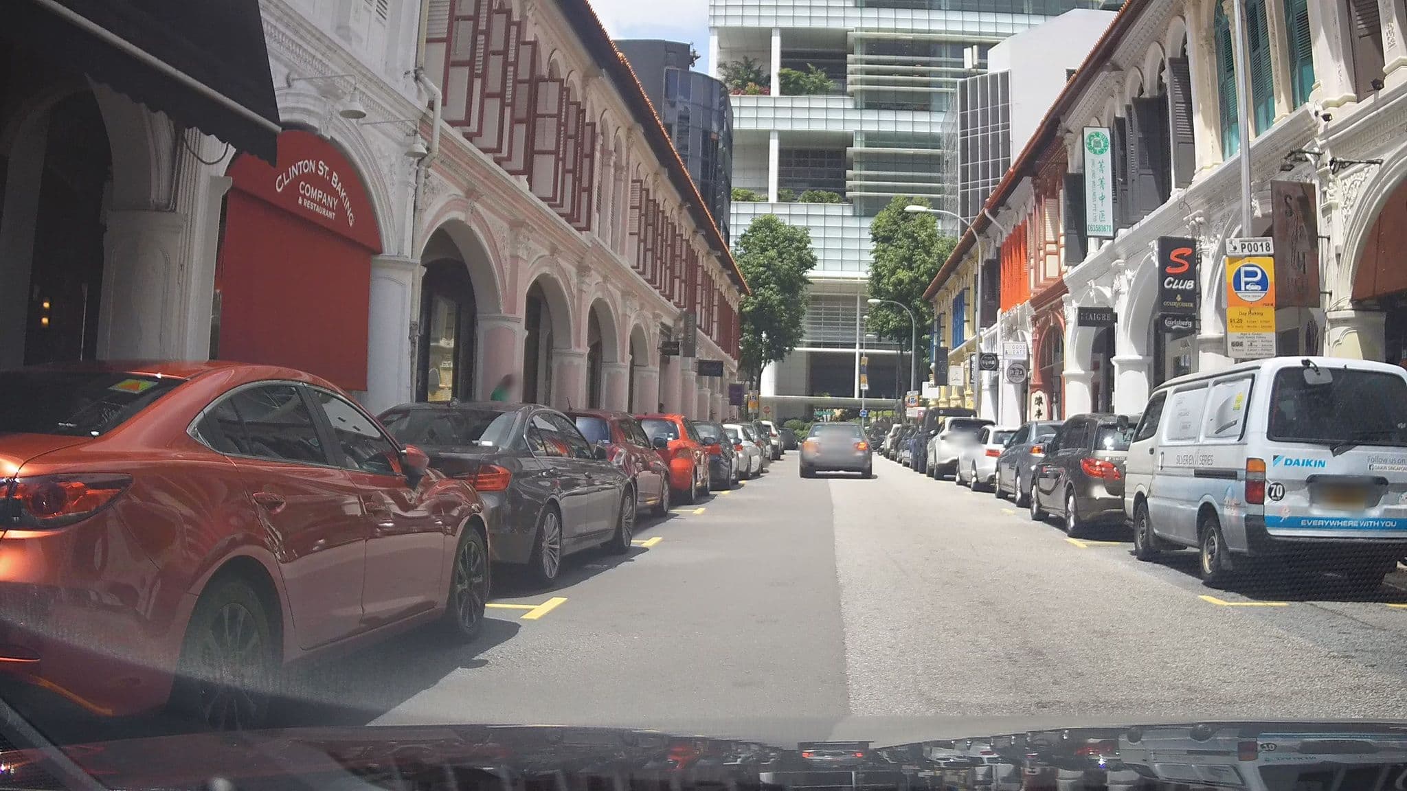 Street view near Aura hotel Purvis street, Bugis — © ashishgrab (CC BY-SA · Mapillary)