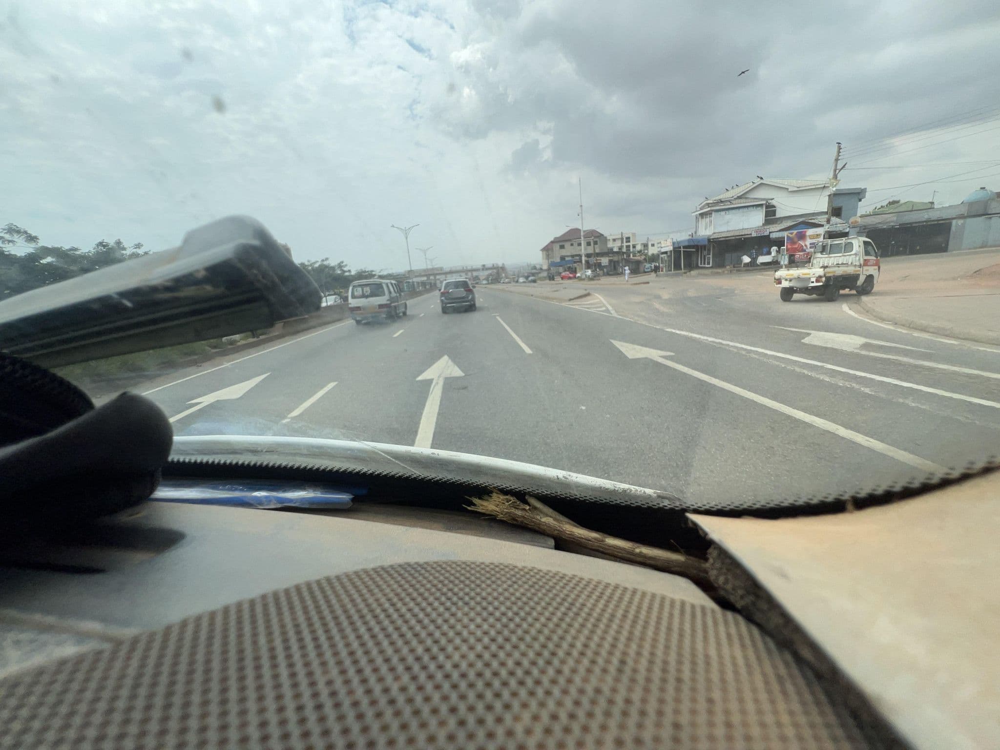 Street view near Kata International Hostel, New Achimota — © Nhyira24 (CC BY-SA · Mapillary)