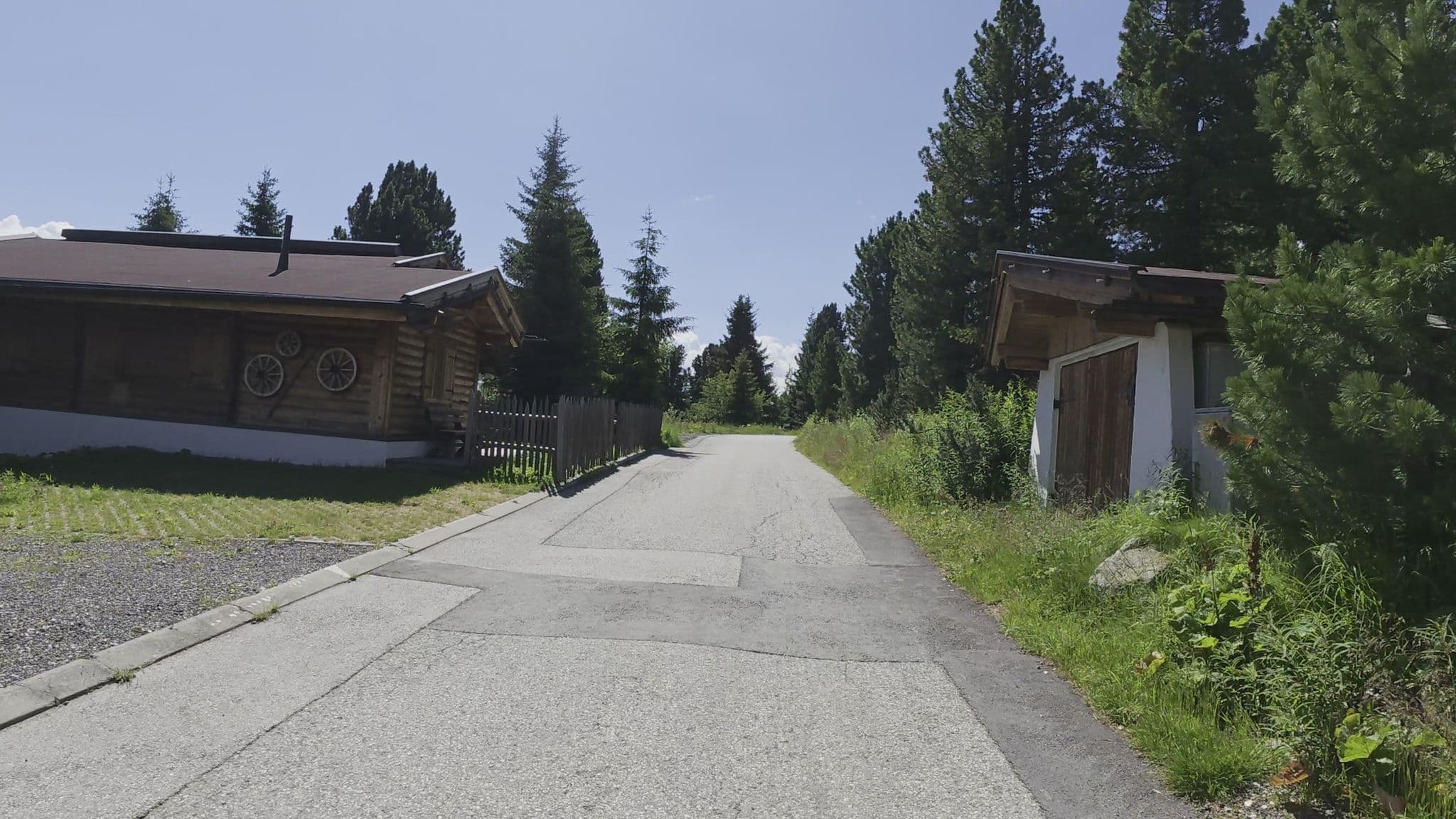 Street view near Juchhe Hütte, Ried im Zillertal — © Guzzi_Franze (CC BY-SA · Mapillary)