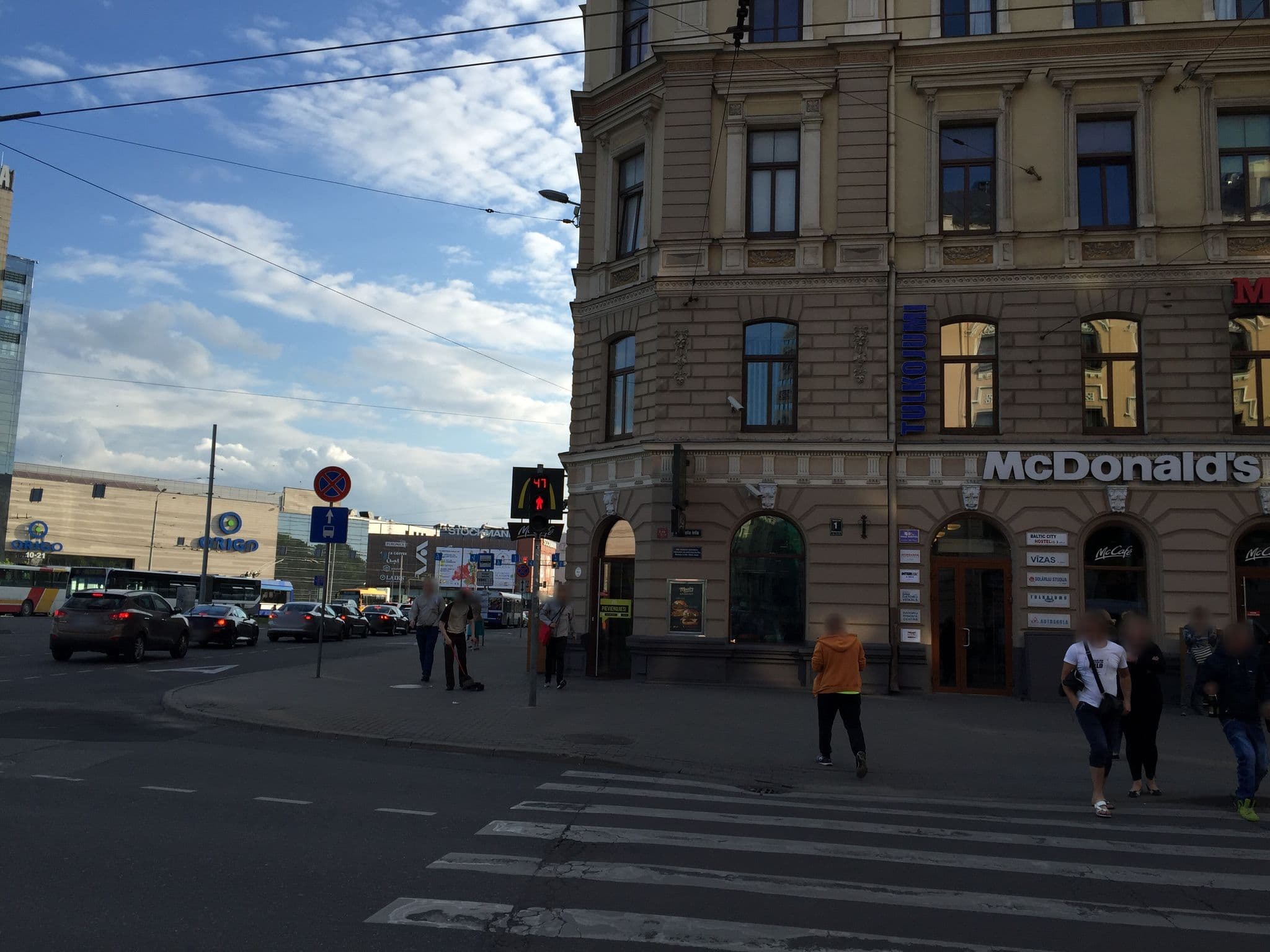 Street view near Cinnamon Sally Backpackers Hostel, Riga — © richlv (CC BY-SA · Mapillary)