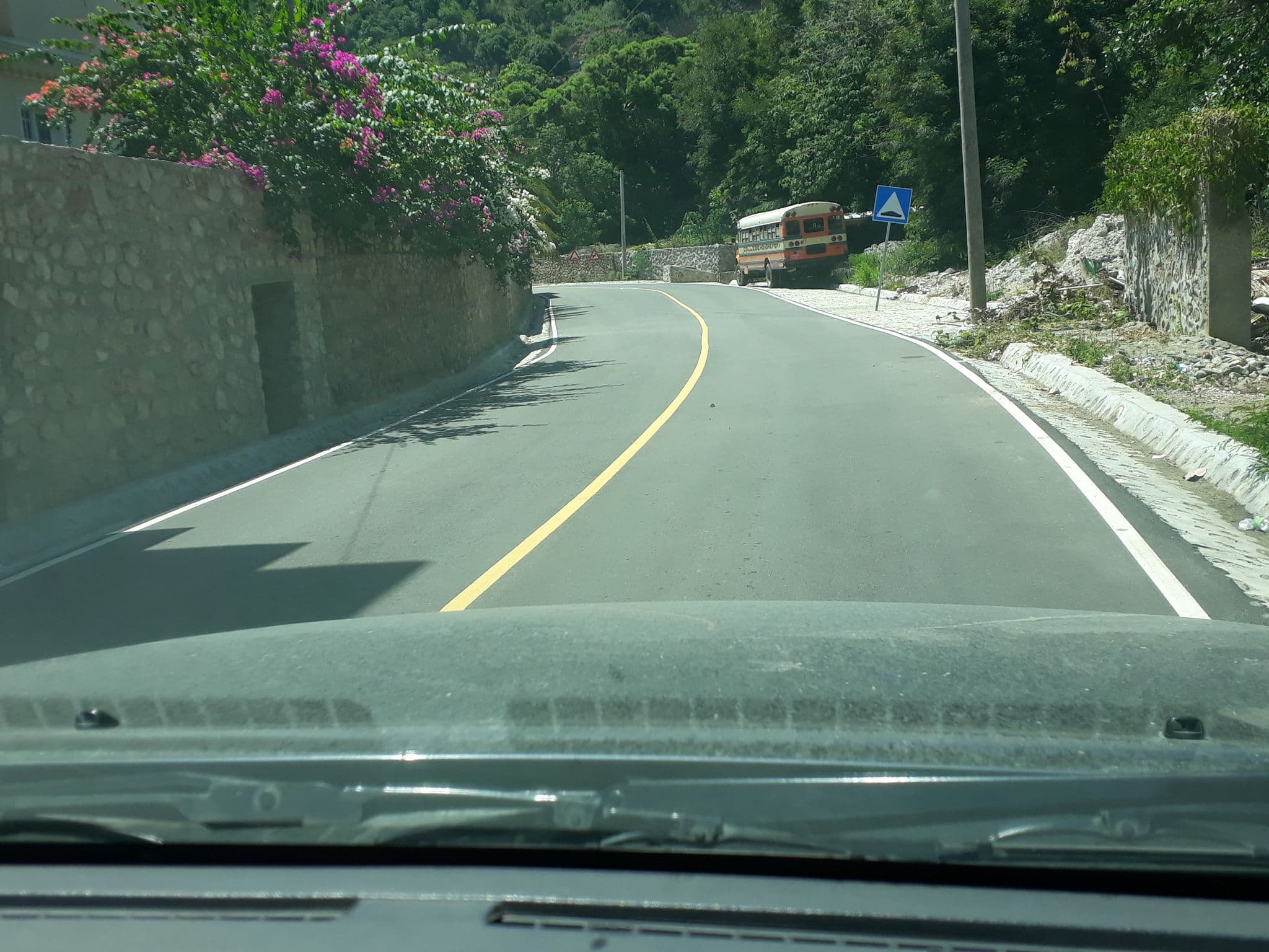Street view near Les Trois Rois Resort-Hotel, Cap-Haïtien — © bela (CC BY-SA · Mapillary)