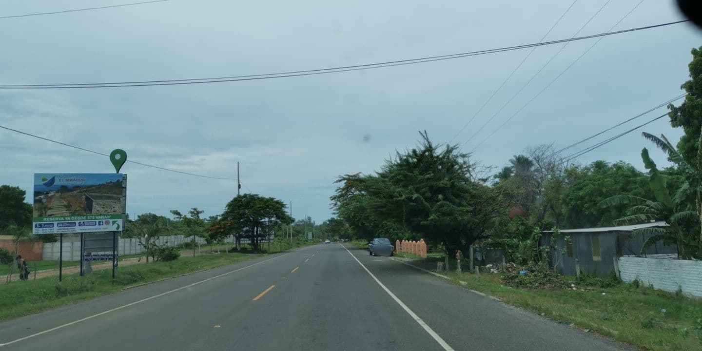 Street view near Mi Tierra (Surf City) Hotel y Restaurante, La Libertad — © jkanales (CC BY-SA · Mapillary)