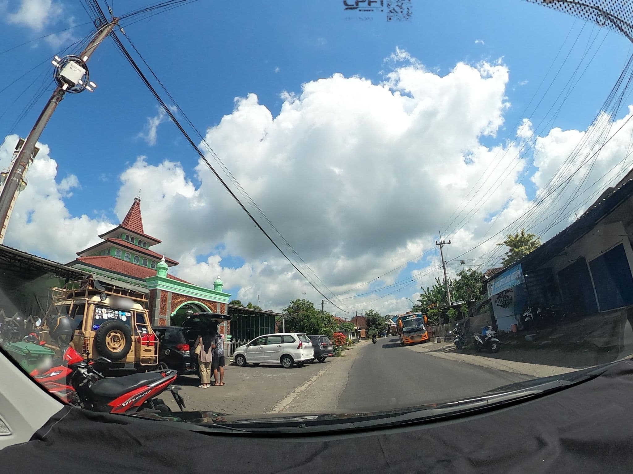 Street view near Homestay Nur/Suroso, Banyuwangi — © Kaart_Local (CC BY-SA · Mapillary)