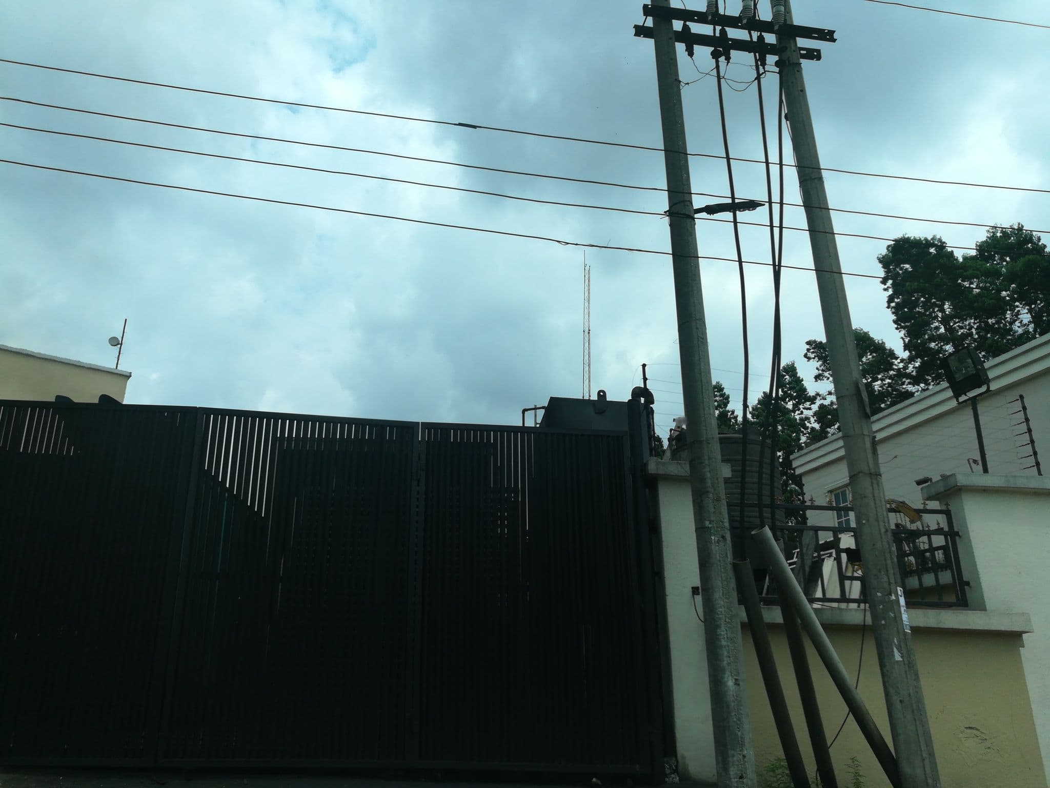 Street view near Golden Tulip Port Harcourt Hotel, Port Harcourt — © ralebipim (CC BY-SA · Mapillary)