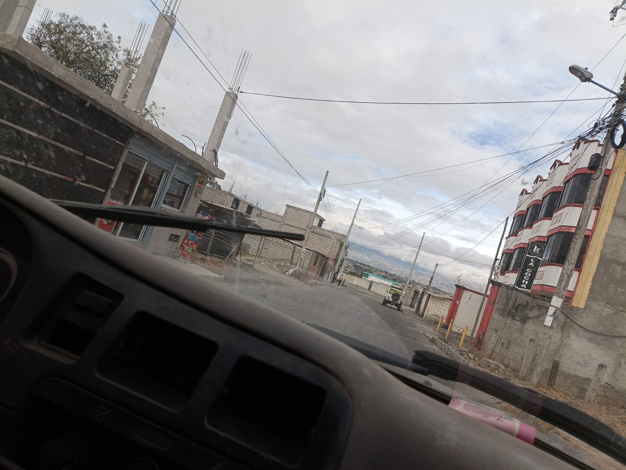 Street view near Hostal La Cocha, Latacunga — © ErikaGuanoluisa (CC BY-SA · Mapillary)