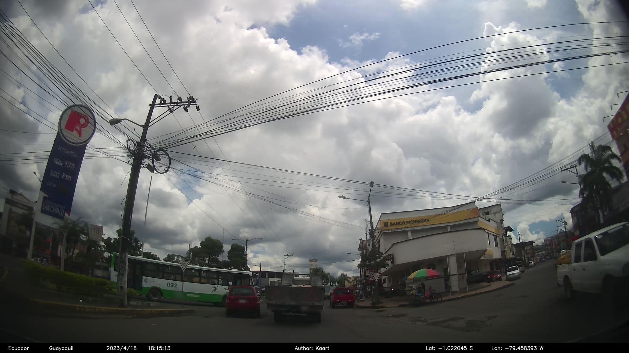 Street view near Hotel Relaxis, Quevedo — © kaart_2 (CC BY-SA · Mapillary)