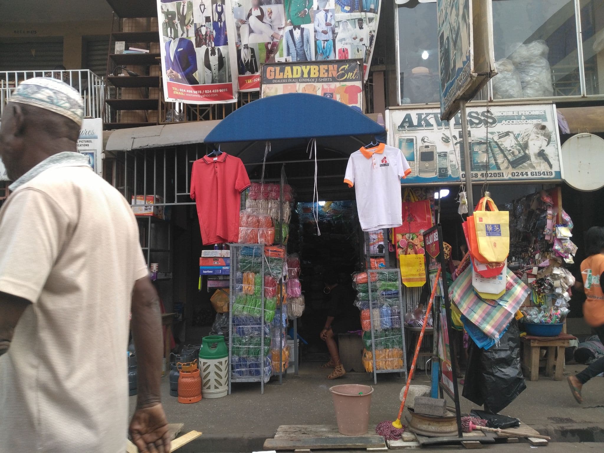 Street view near Abanaba lodge & Restaurant, Kumasi — © ralebipim (CC BY-SA · Mapillary)