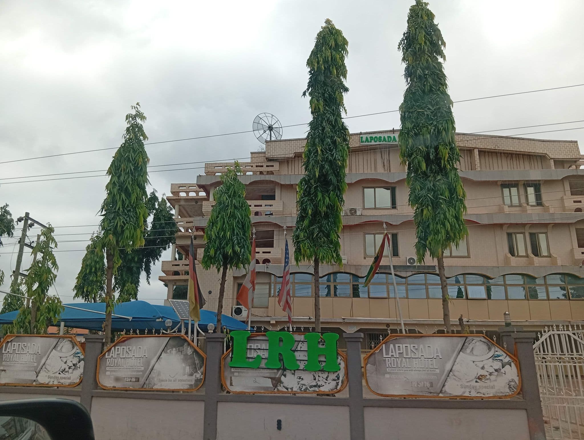 Street view near Laposada Hotel, Tafo — © cmenttor (CC BY-SA · Mapillary)