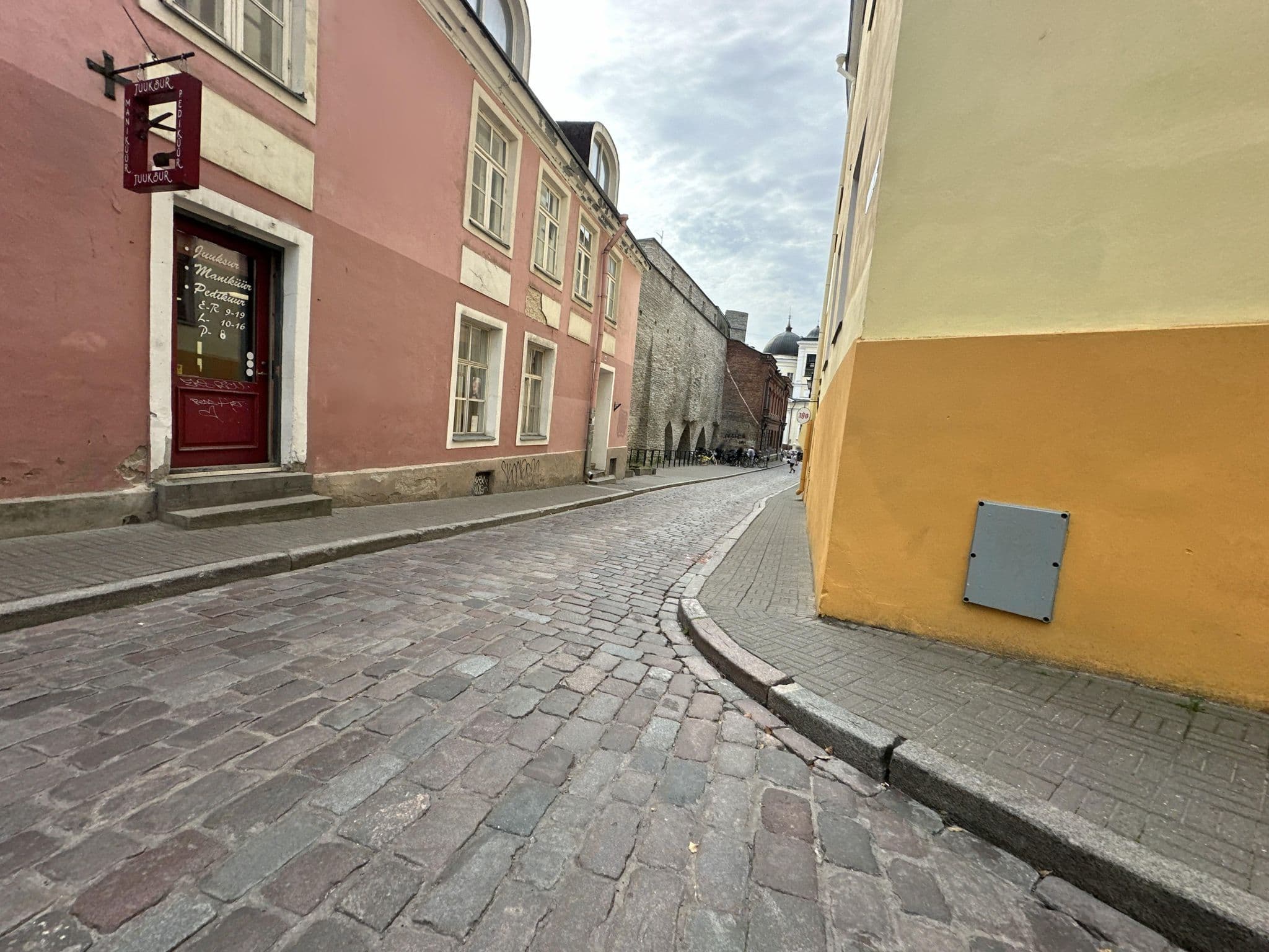 Street view near Old Town Skyview Hostel, Tallinn — © quickness805 (CC BY-SA · Mapillary)