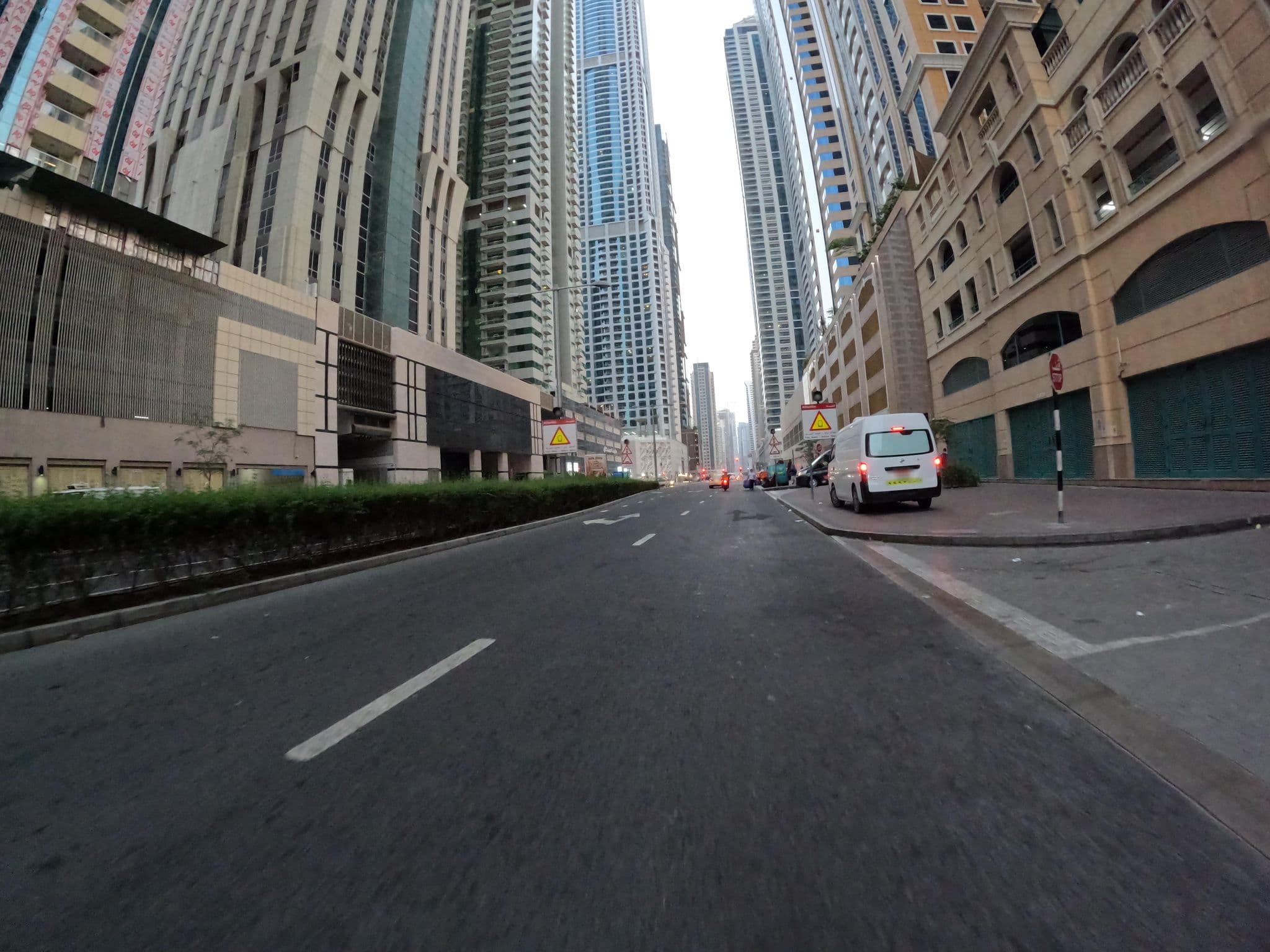 Street view near Green Sky Hostel, Dubai Marina — © countzero5 (CC BY-SA · Mapillary)