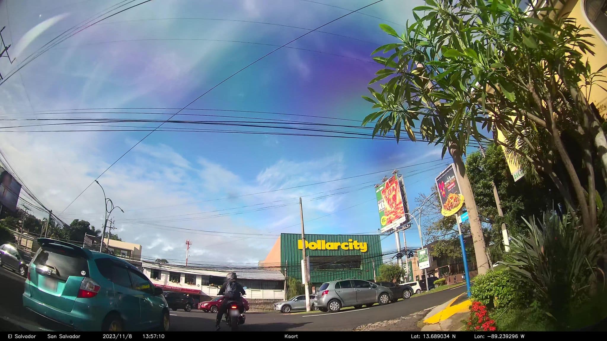 Street view near Hotel Villa Florencia San Benito, Antiguo Cuscatlán — © kaart_2 (CC BY-SA · Mapillary)