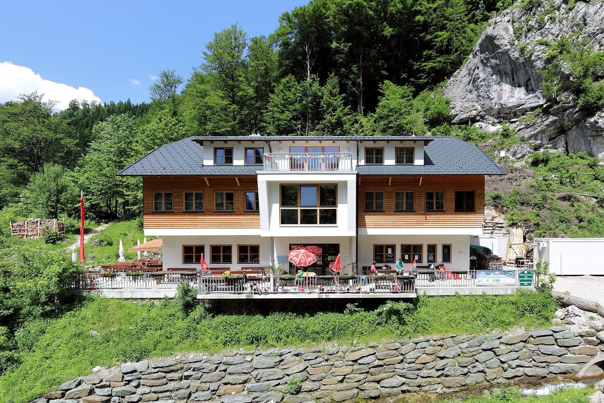 Weichtalhaus (via Wikimedia Commons, CC BY-SA 4.0)