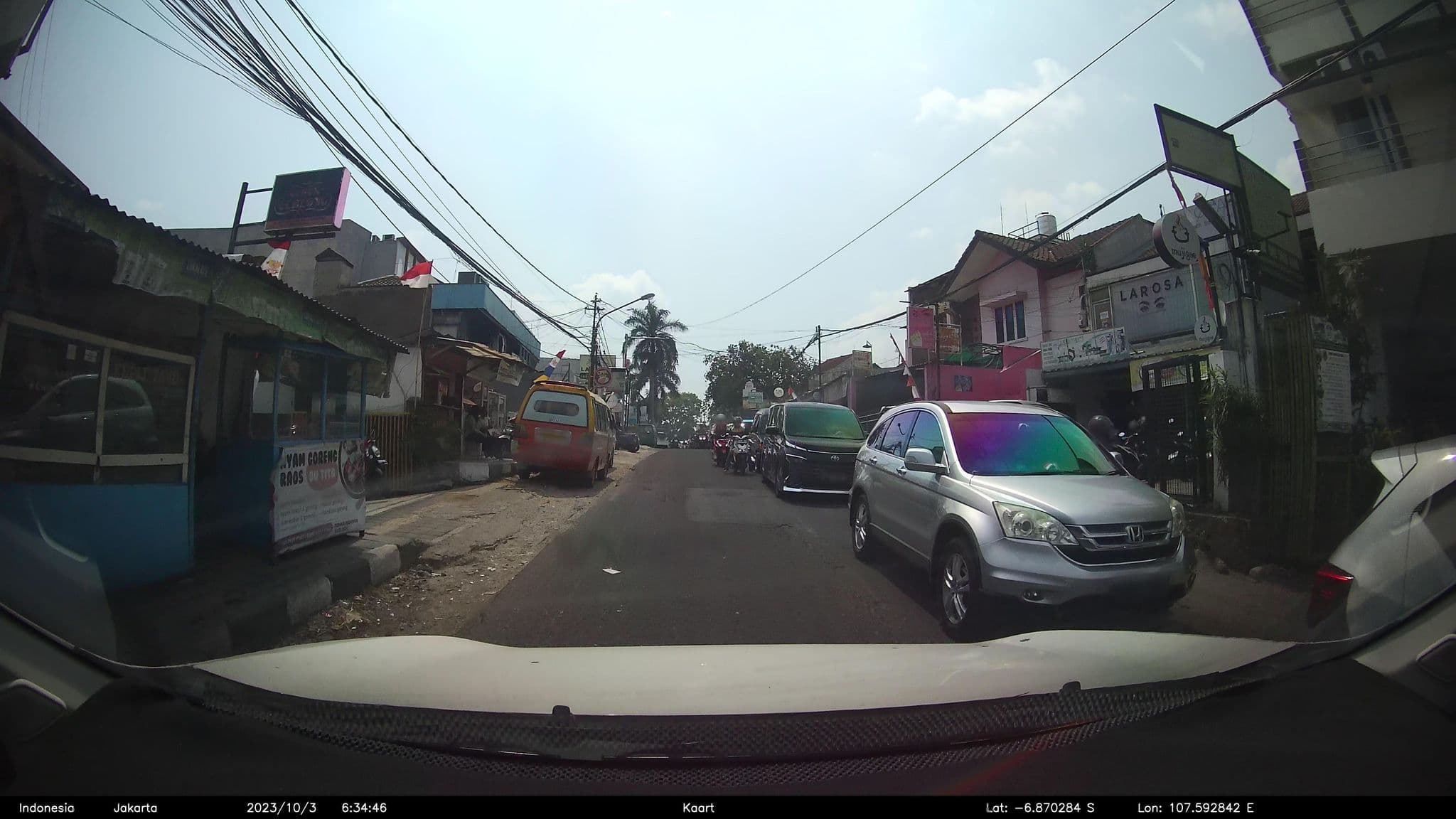 Street view near Hotel Salon Fora, Cimahi — © kaart5 (CC BY-SA · Mapillary)