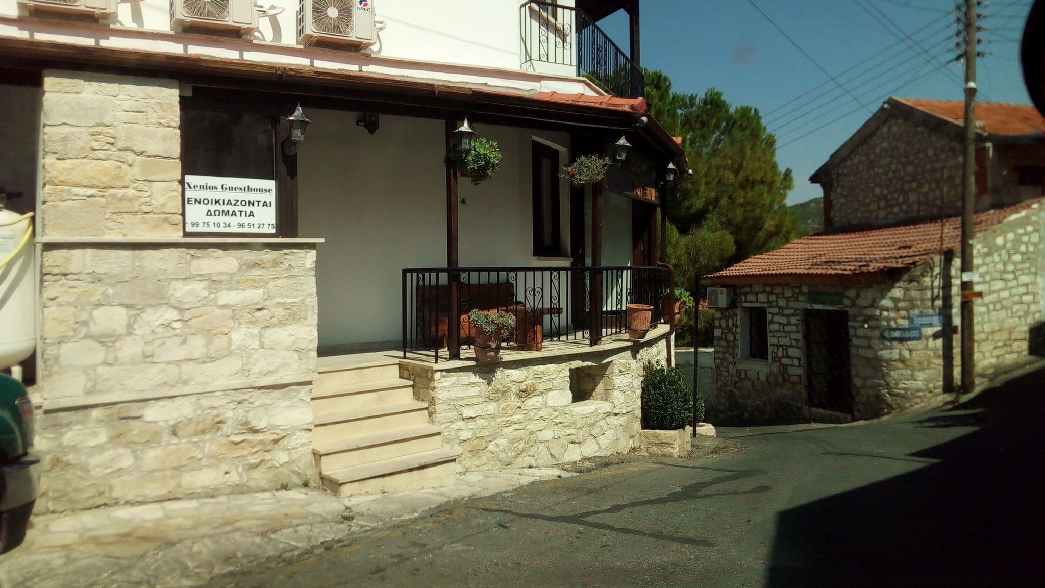 Street view near Xenios Guesthouse, Páchna — © stpkyriakou (CC BY-SA · Mapillary)