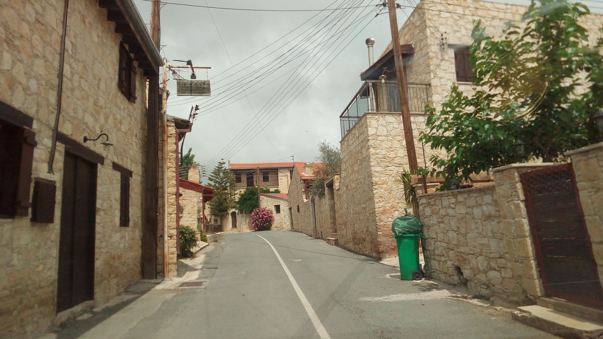 Street view near Apanemia Inn - House, Páchna — © stpkyriakou (CC BY-SA · Mapillary)