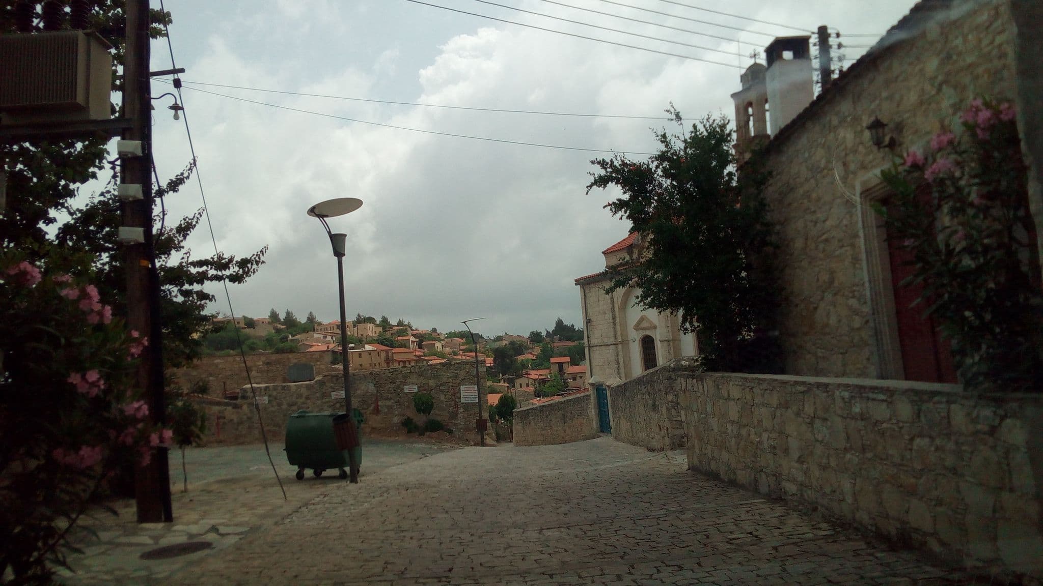 Street view near Palazzino Luxury Suites, Páchna — © stpkyriakou (CC BY-SA · Mapillary)