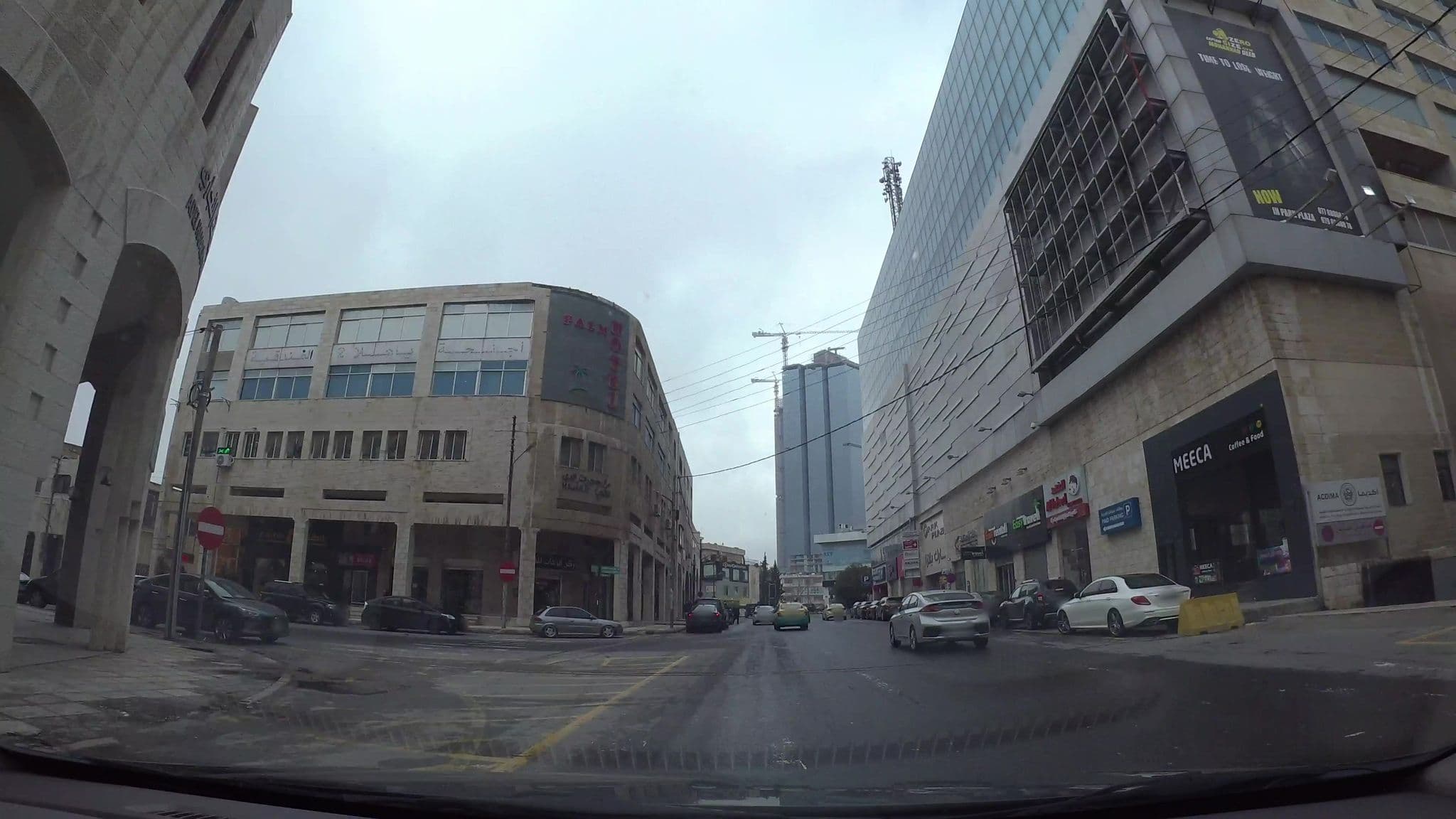 Street view near Rayan Hotel Suites - Al Rayyan Plaza Hotel, Ḩayy Khildā — © kaart_1 (CC BY-SA · Mapillary)