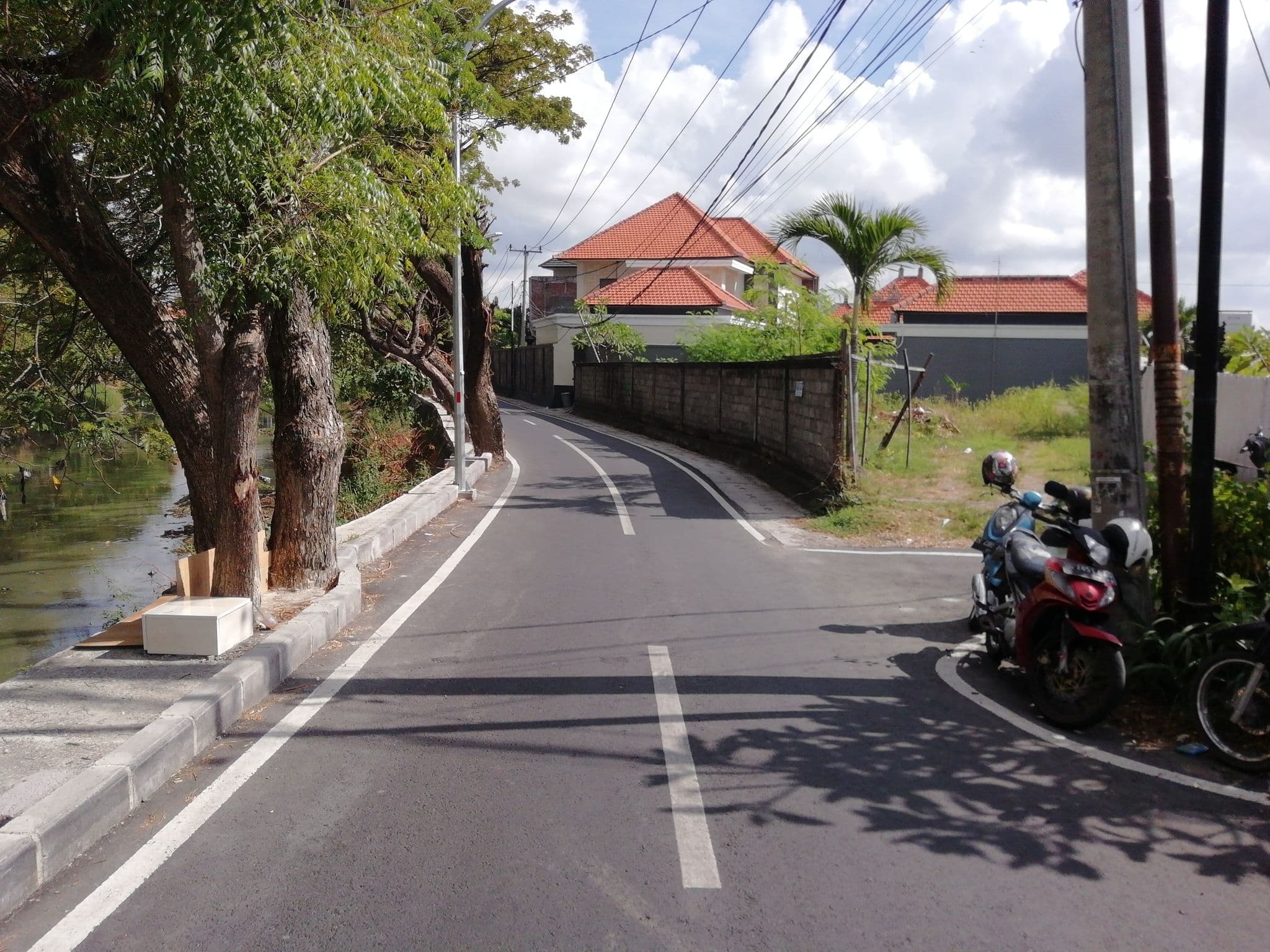 Street view near Balicosy Villas, Legian