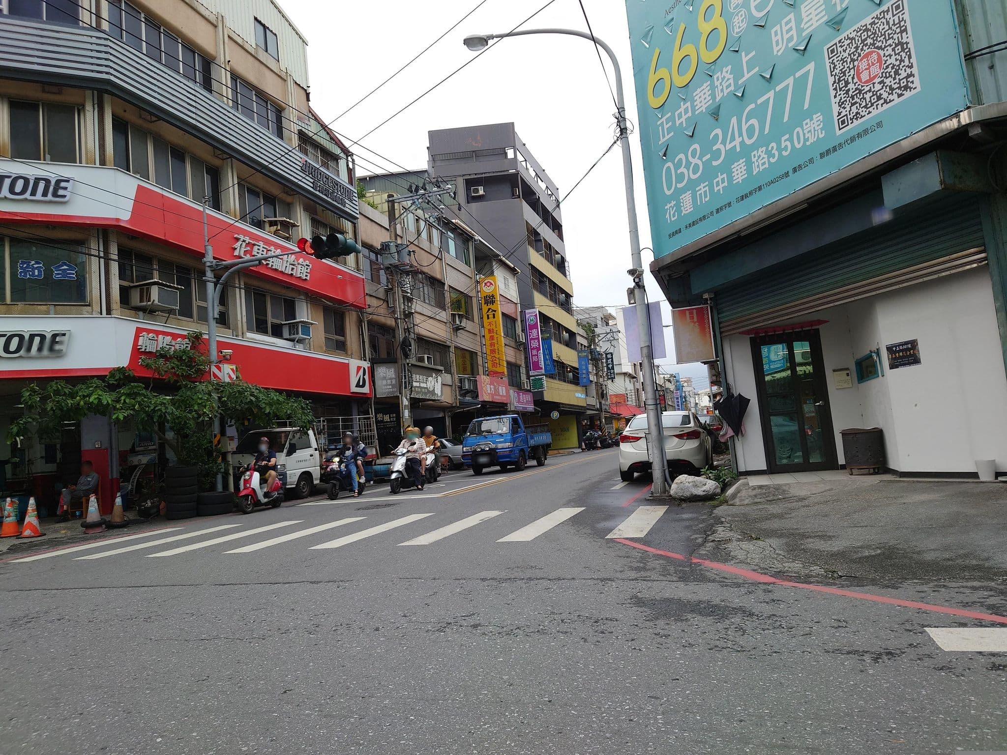 Street view near Hualien Bulowan Hotel, Hualien City — © alllenwang (CC BY-SA · Mapillary)