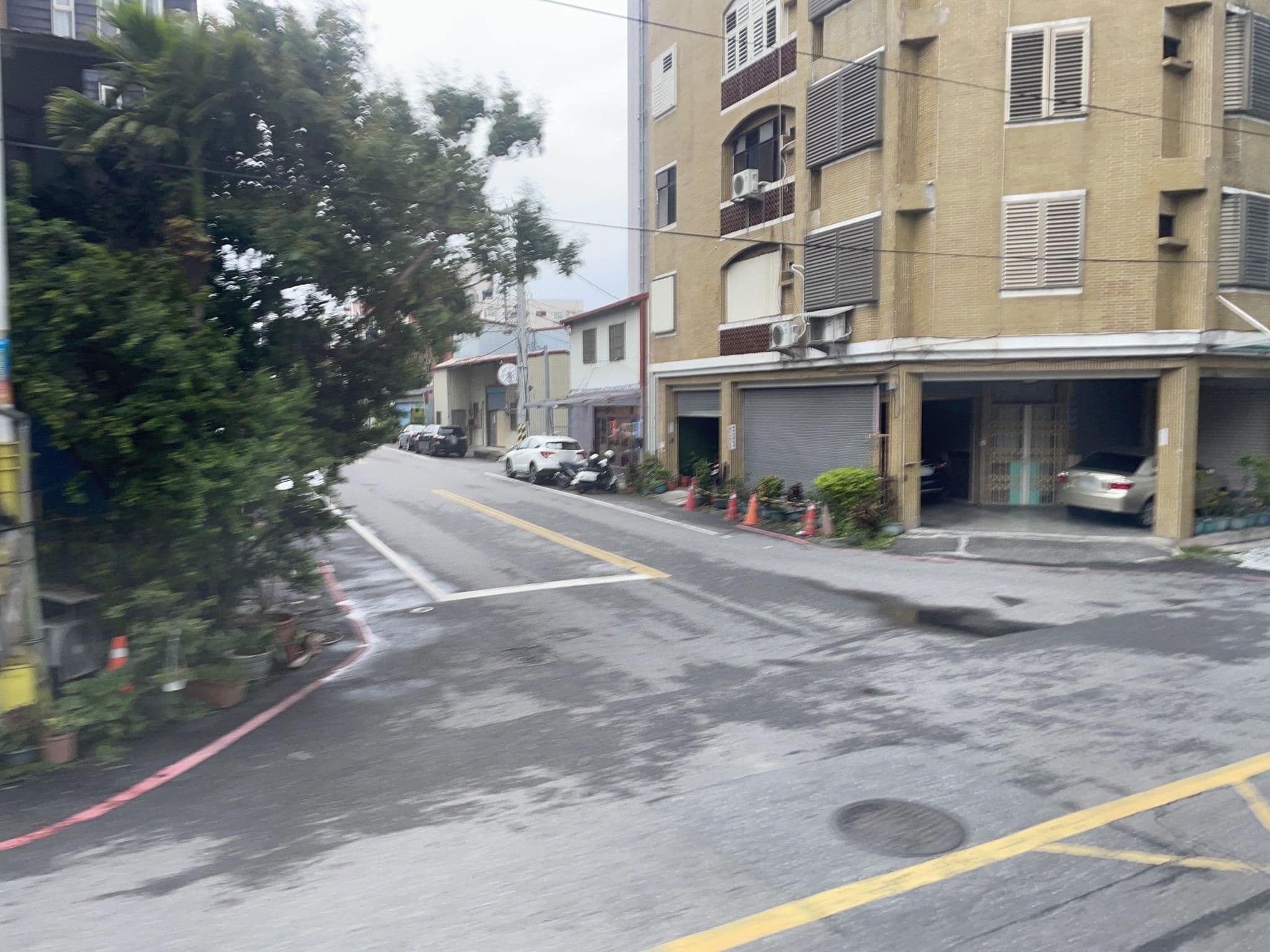 Street view near Sleeping Boot Backpacker Hostel, Hualien City — © ChenJJ (CC BY-SA · Mapillary)