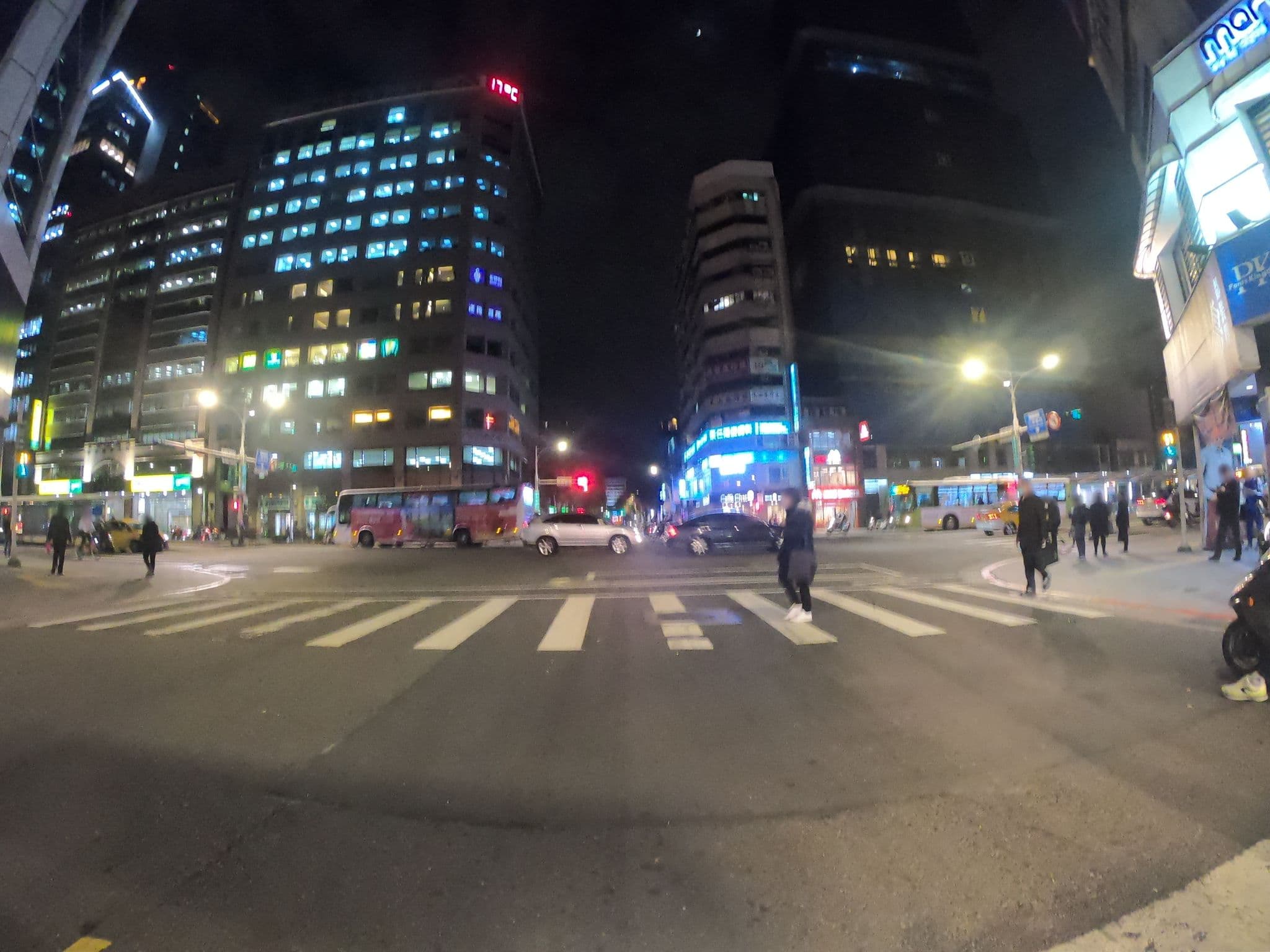 Street view near FX Hotel Taipei, Taipei — © heretpe2019 (CC BY-SA · Mapillary)