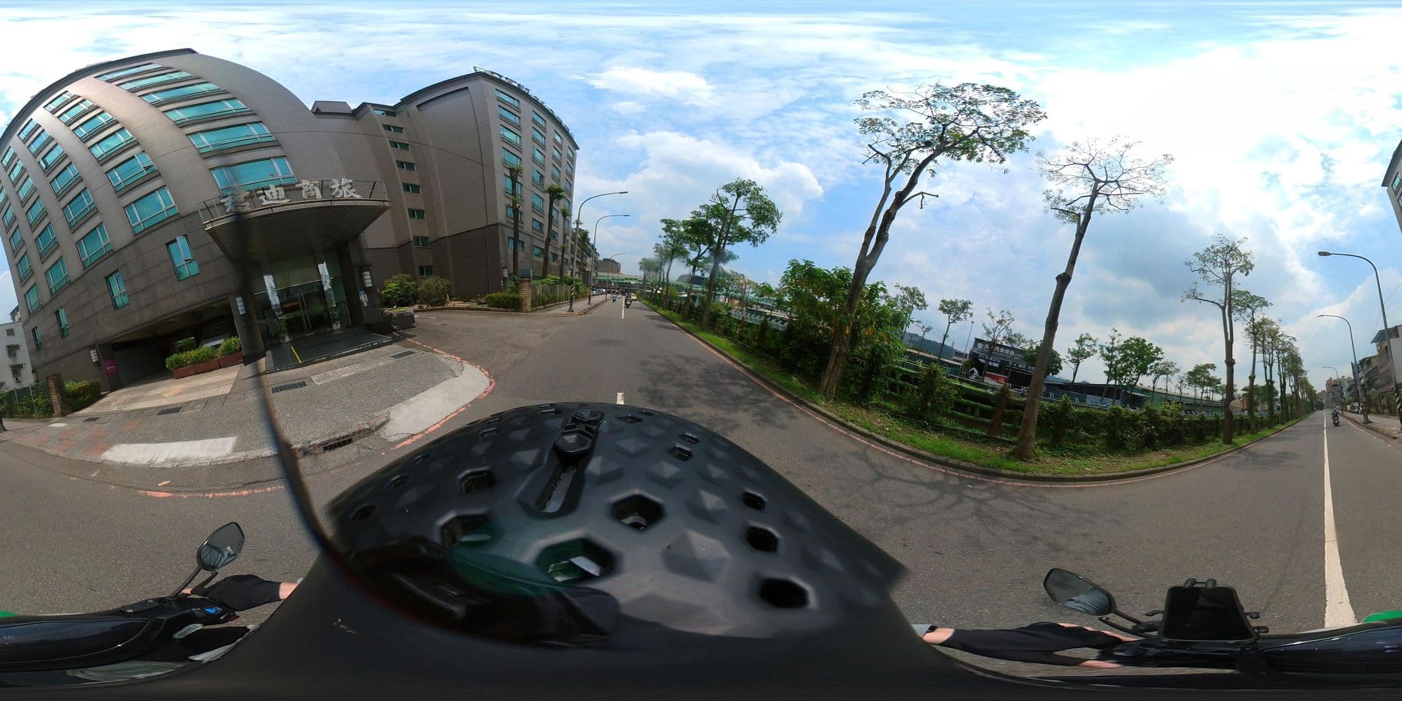 Street view near SLV旅館集團 君迪商務館, Banqiao — © irvinfly (CC BY-SA · Mapillary)