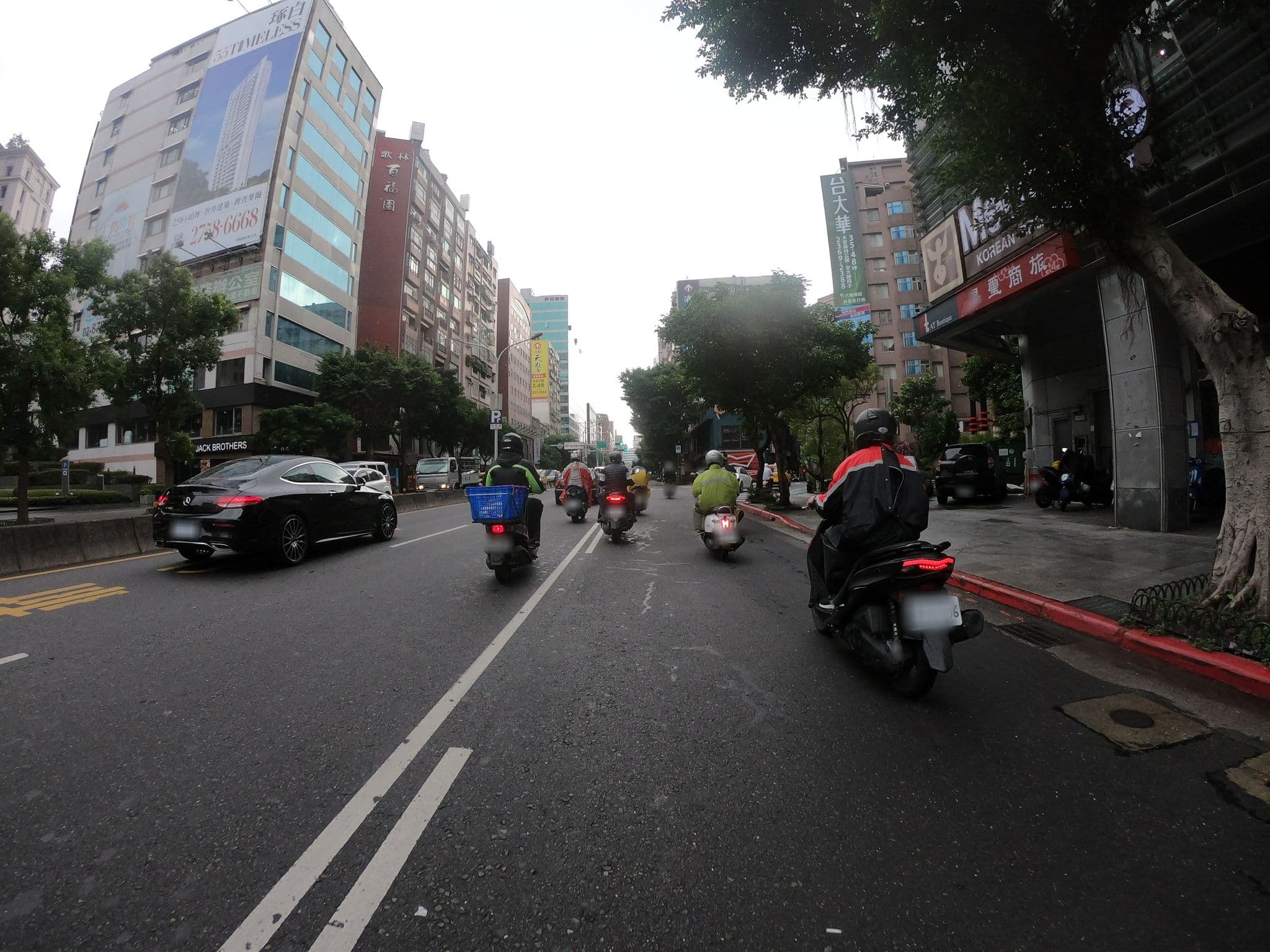 Street view near CHECK inn - Taipei XinYi, Taipei — © heretpe2019 (CC BY-SA · Mapillary)