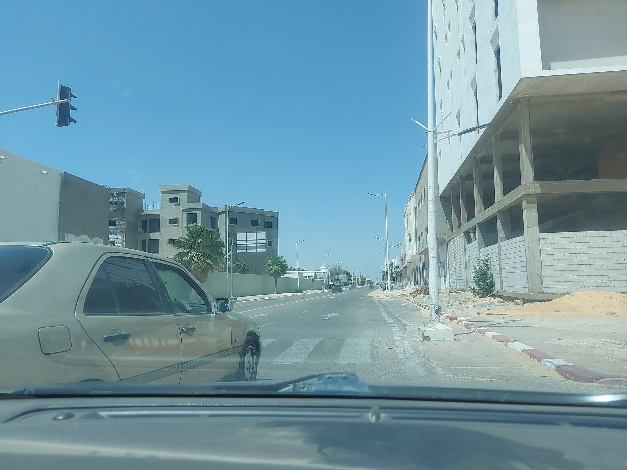 Street view near MH Hotel Nouakchott, Tevragh Zeina — © vetah20 (CC BY-SA · Mapillary)