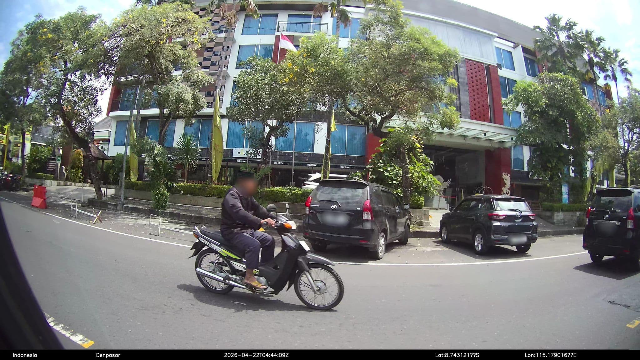 Street view near H Sovereign Bali, Kuta