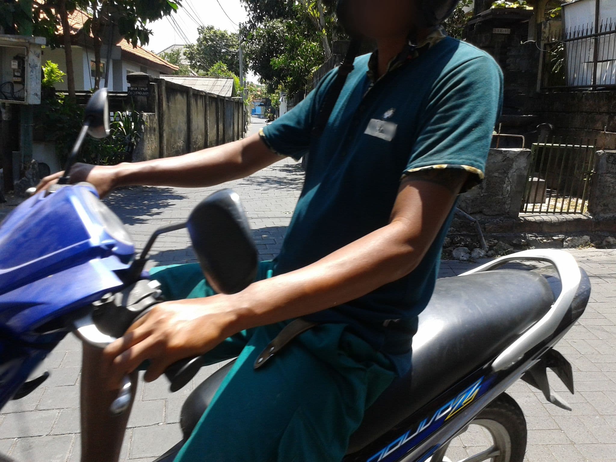 Street view near Megayana House, Legian