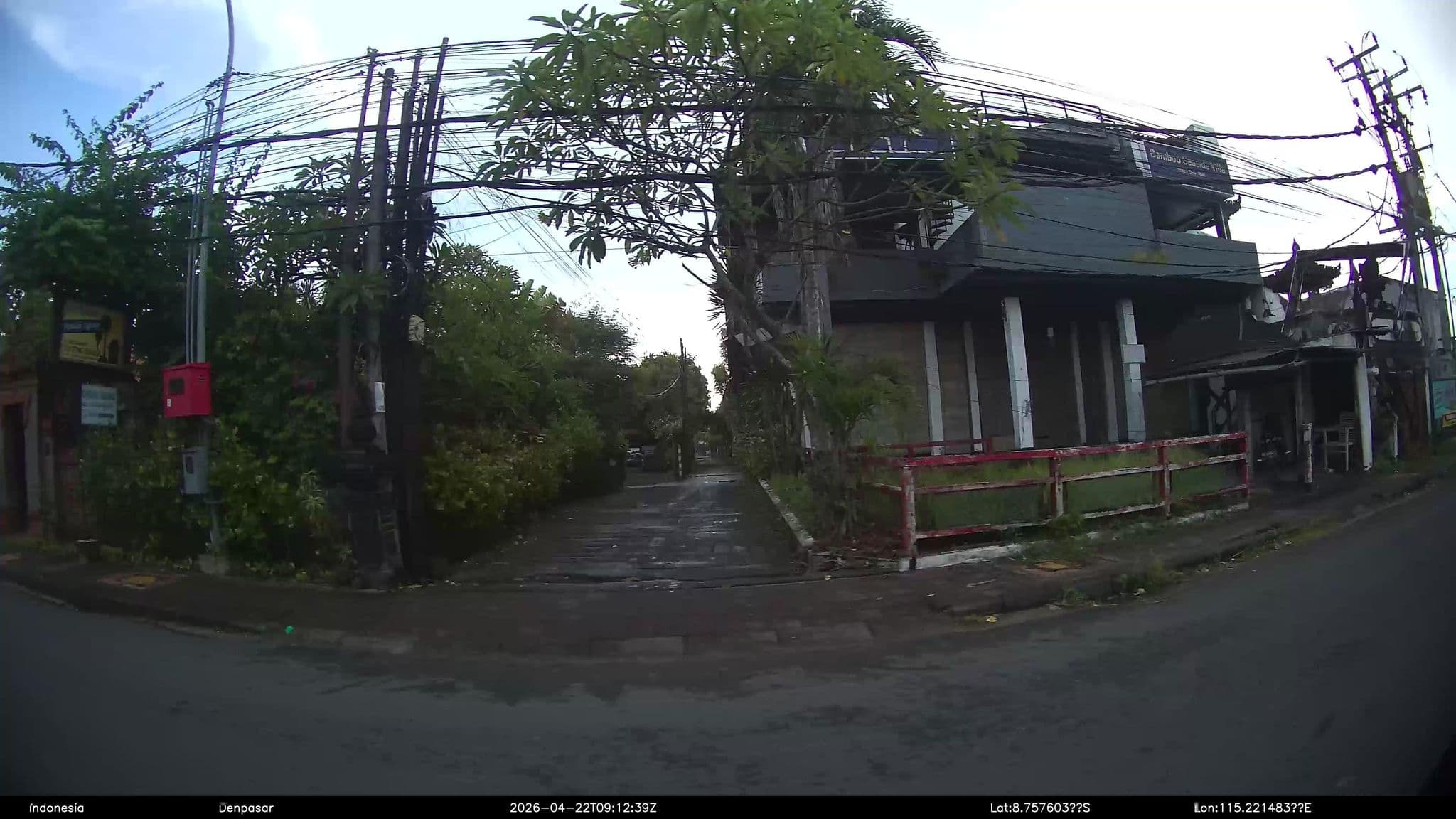 Street view near Hotel Pondok Agung, Benoa — © Kaart---360 (CC BY-SA · Mapillary)