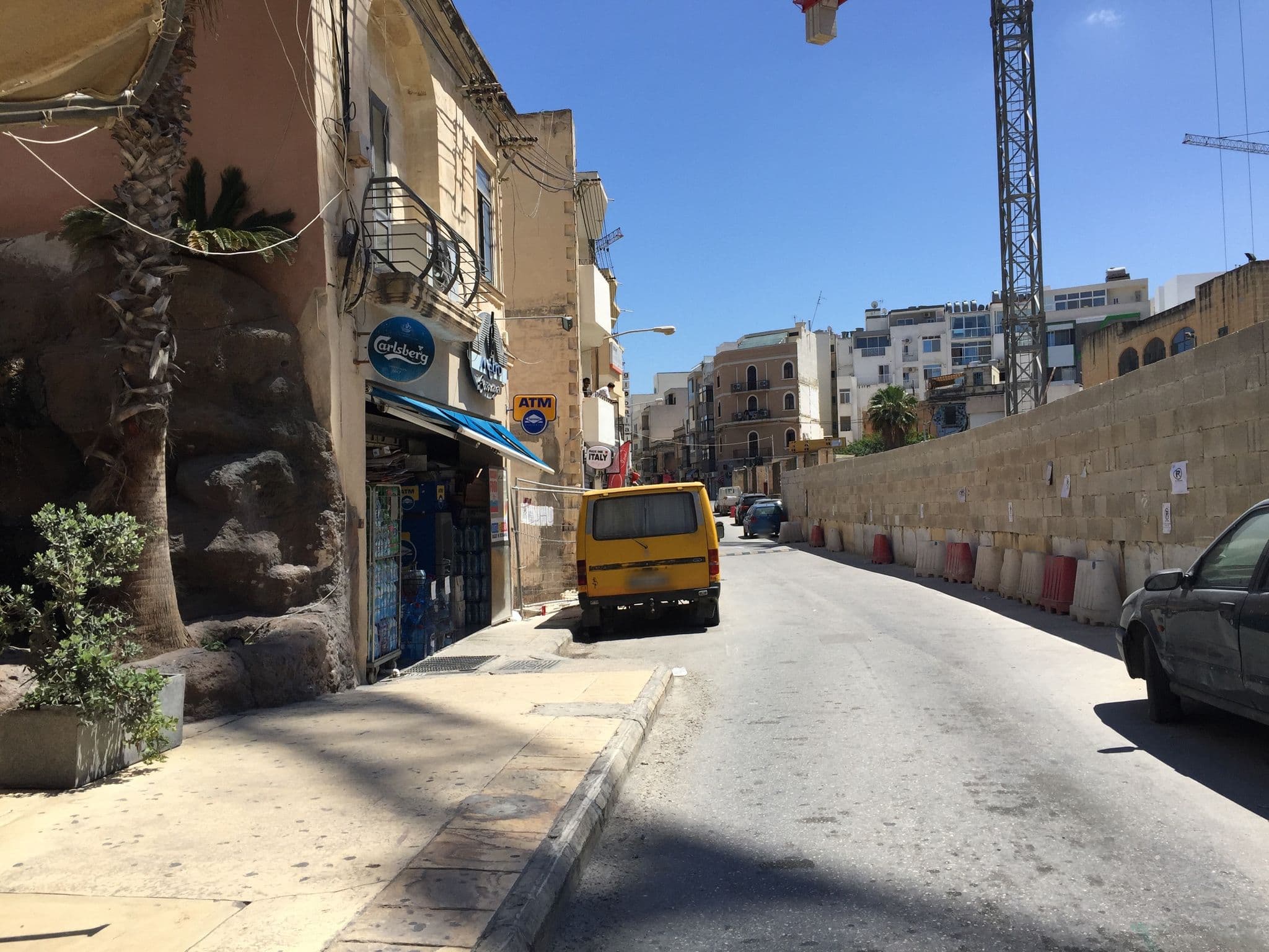 Street view near The Londoner Hotel St. Julian's, San Ġiljan — © richlv (CC BY-SA · Mapillary)