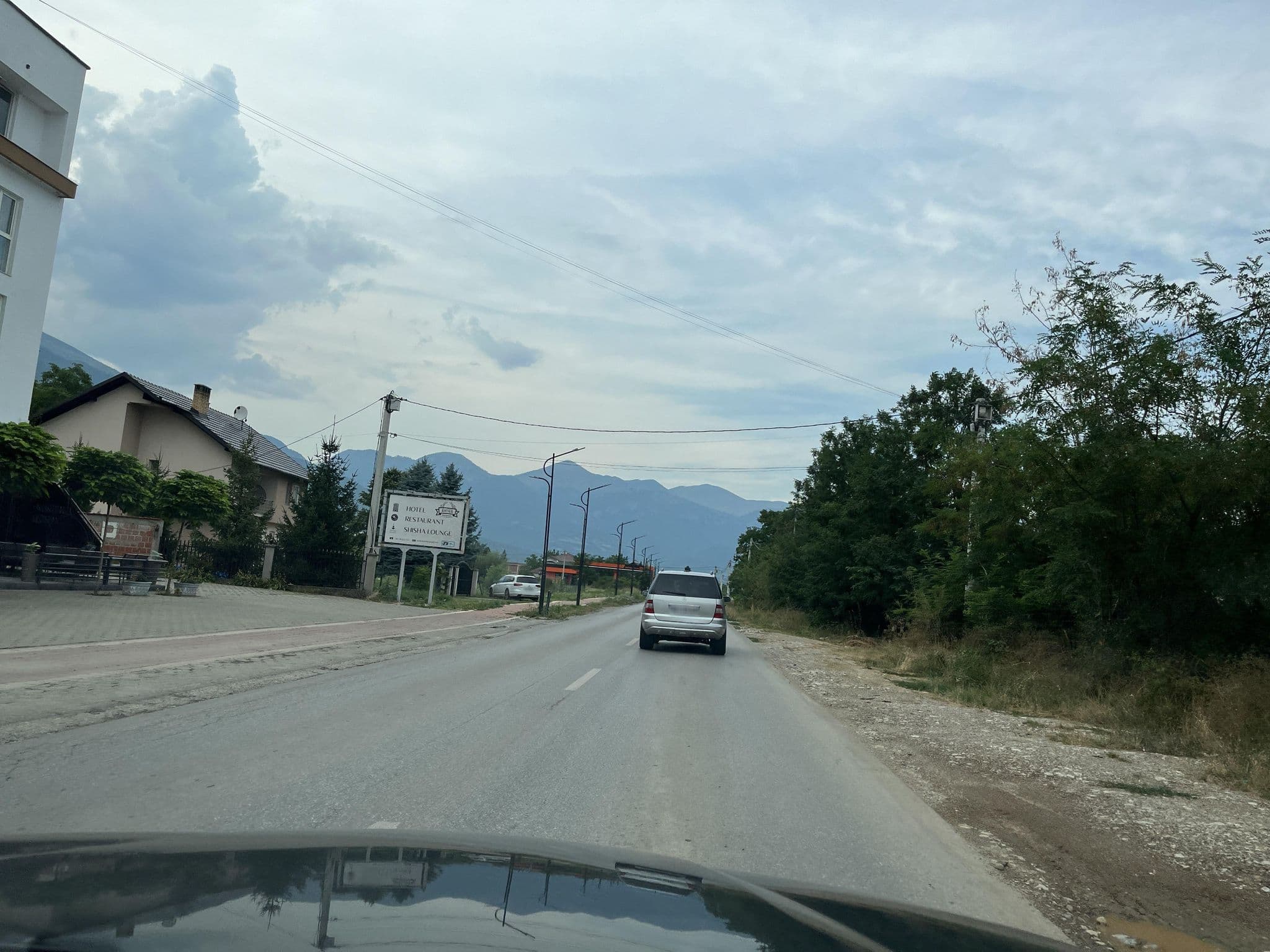Street view near Hotel& restaurant Antika, Dubova (Driloni) — © skromalee (CC BY-SA · Mapillary)