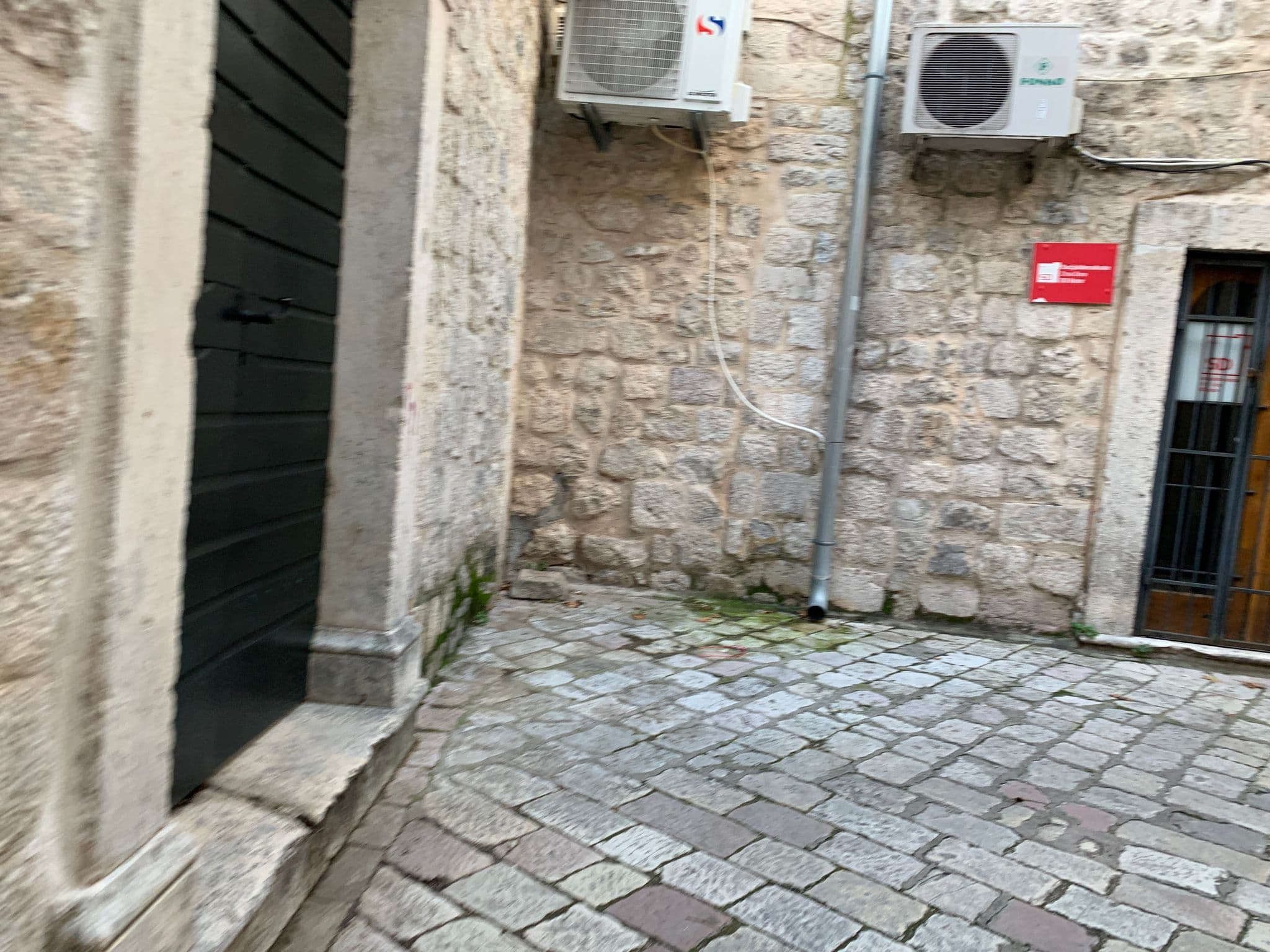 Street view near Tetka Guest House, Kotor — © egorka (CC BY-SA · Mapillary)