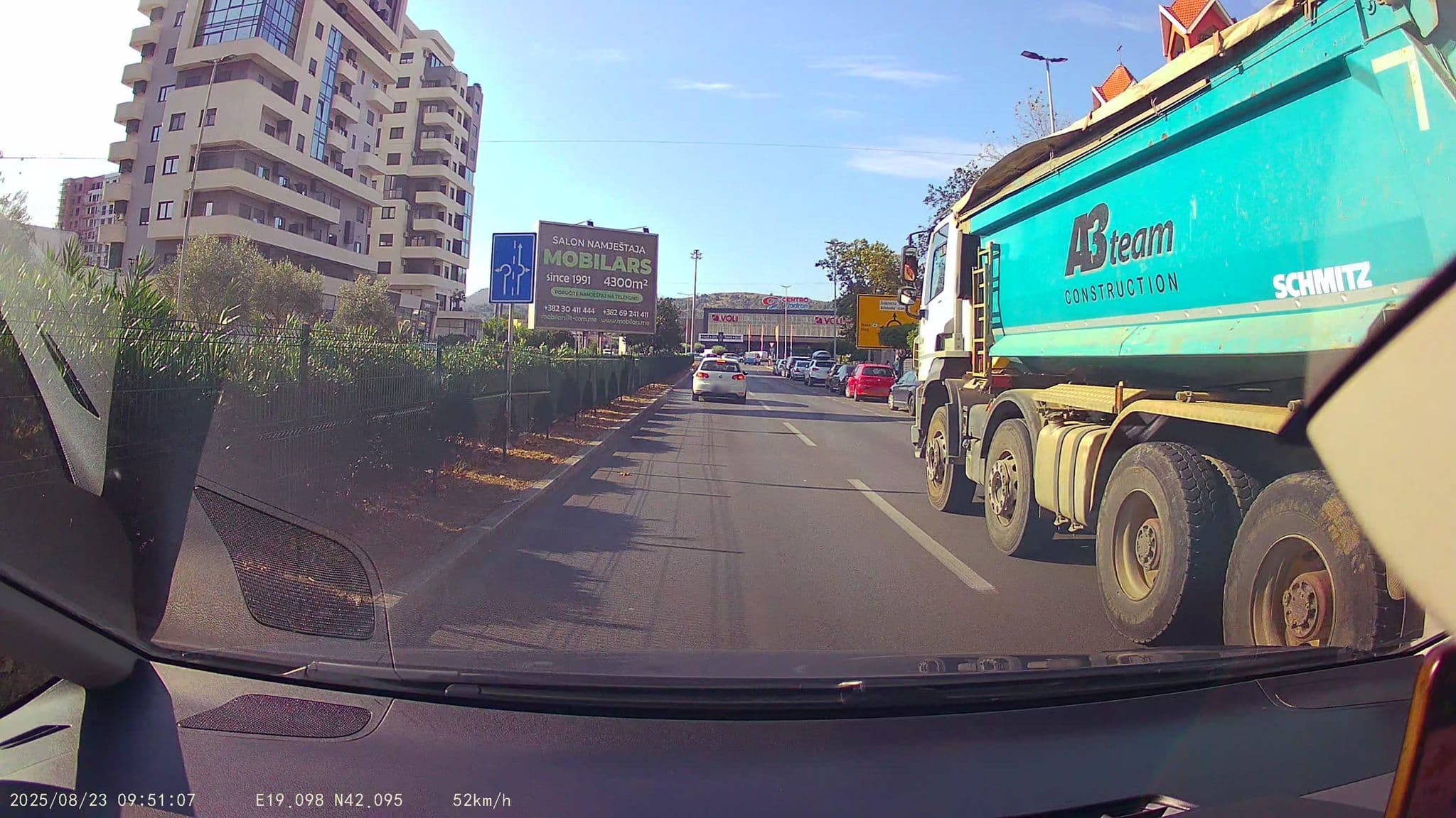 Street view near Guesthouse Berlin, Bar — © pmilanovic (CC BY-SA · Mapillary)